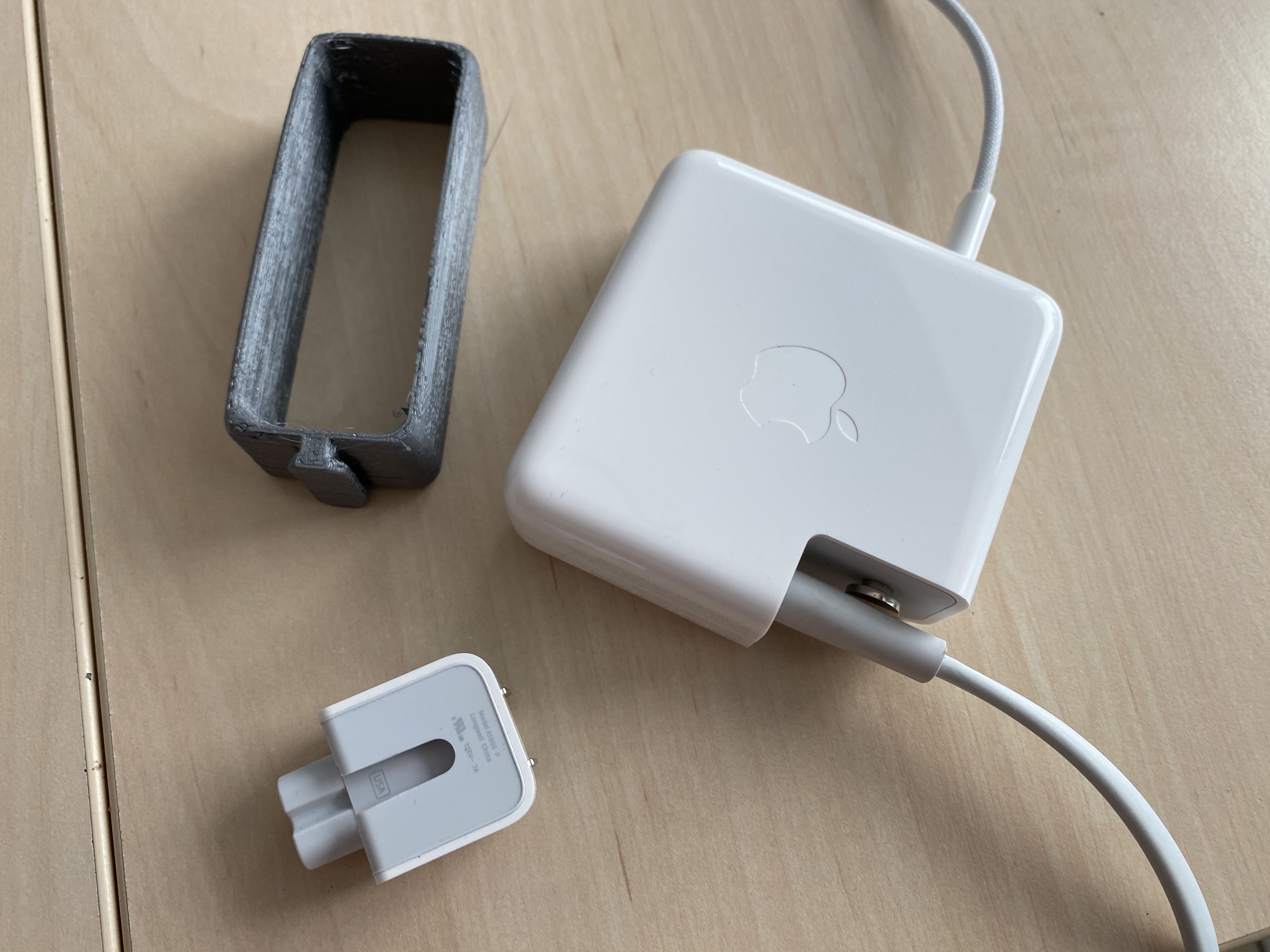 Plug Holder for Apple M1/M2 MacBook Pro Power Adapter by Dyer_Maker Download free STL model