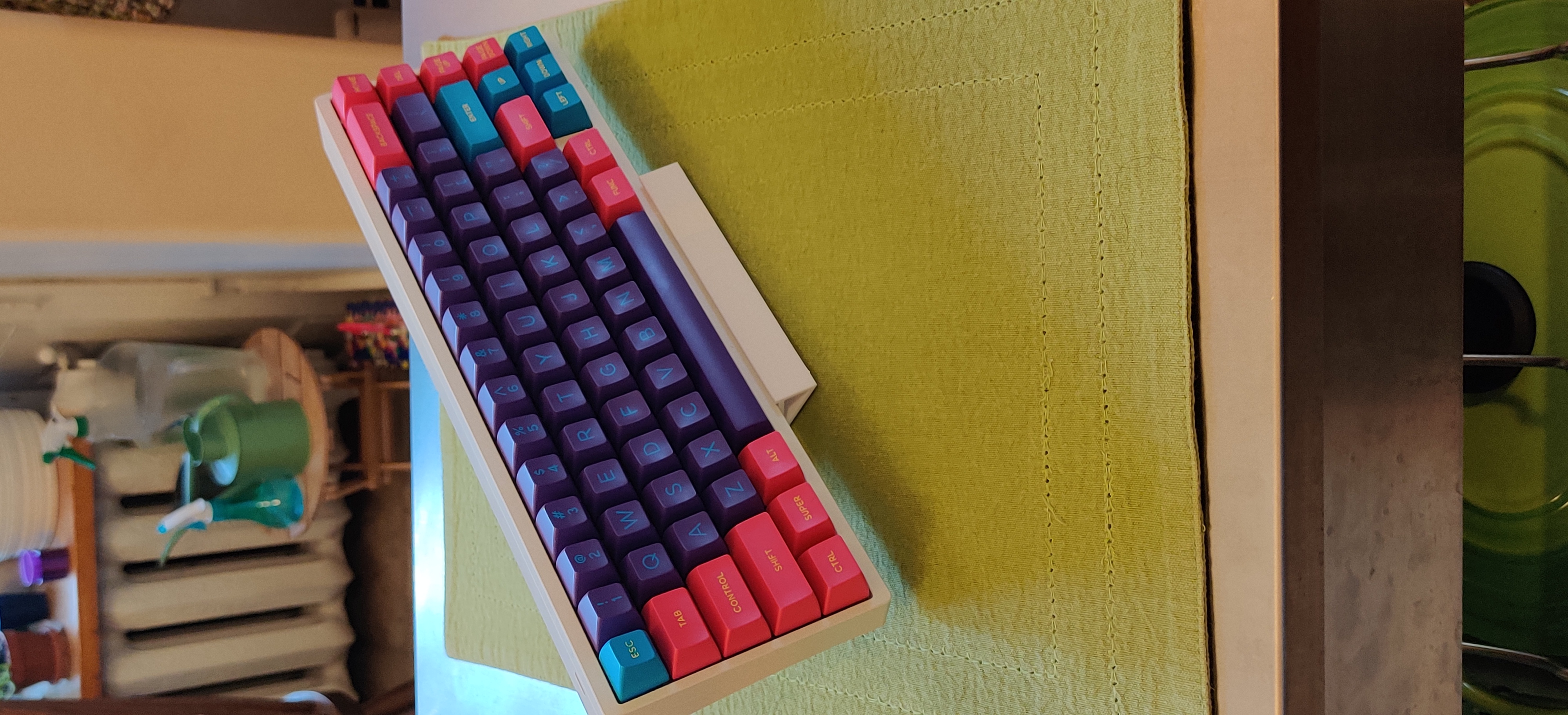 Keyboard Stand with optional bumpons by Entropy Download free STL