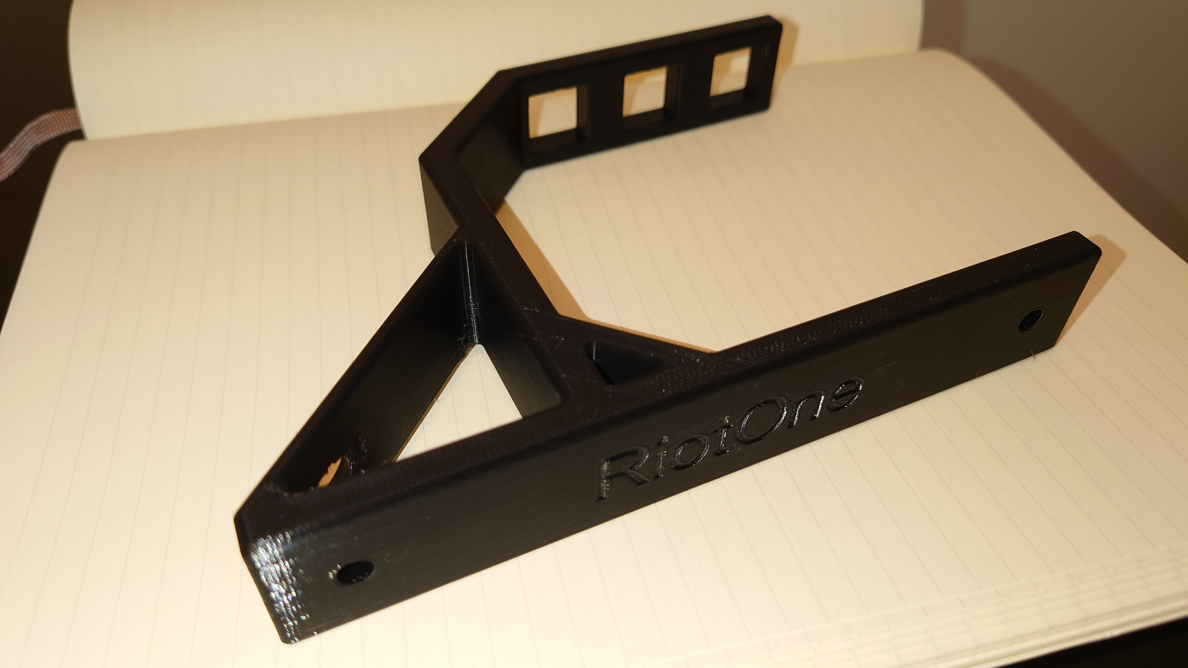 Hose pipe hanger by RiotOne Download free STL model