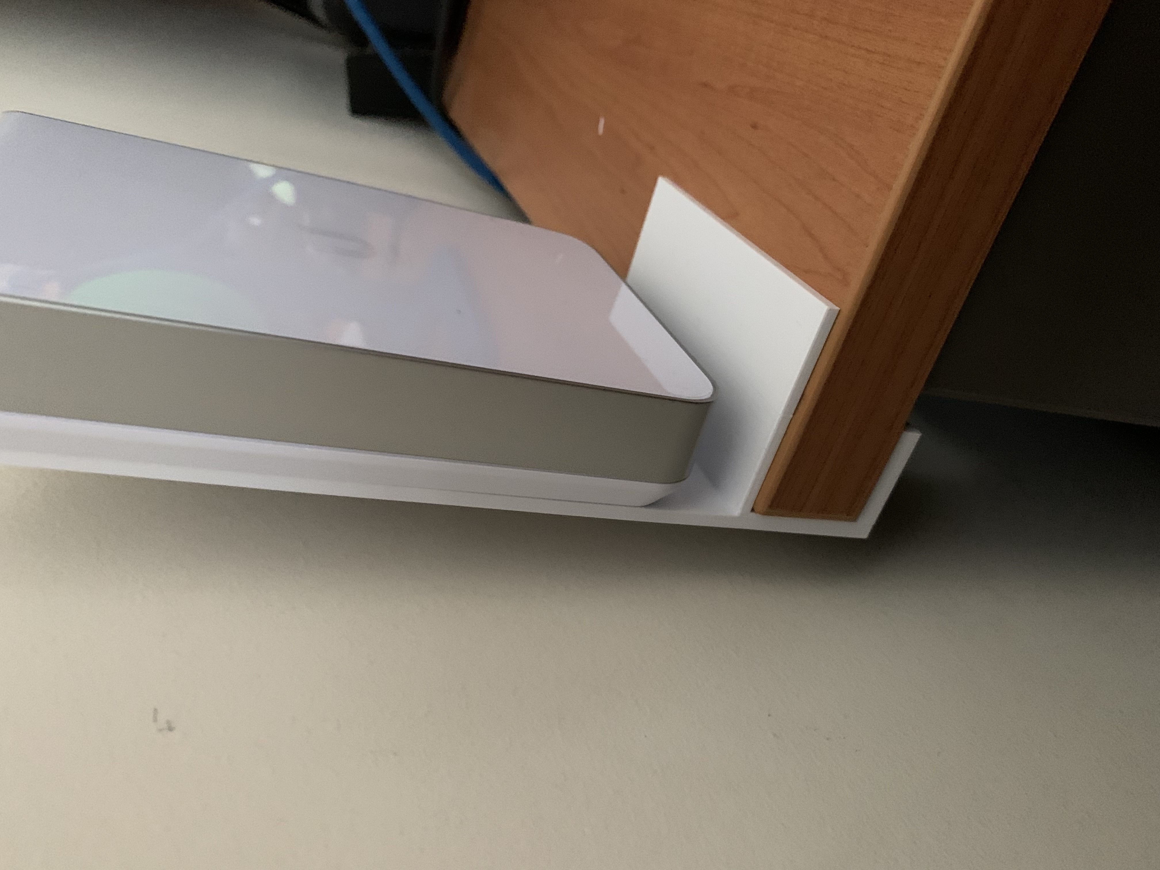 Unifi u6-iw desk stand with desk hook