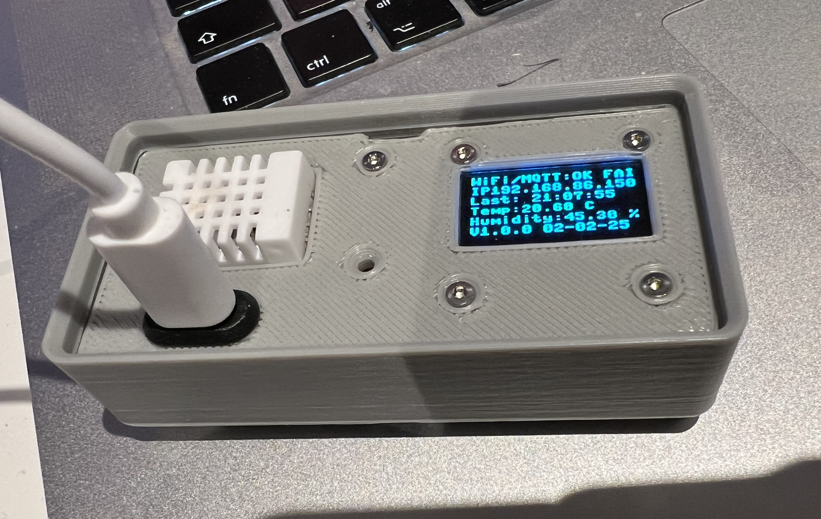 2x1 Gridinity Refined Temperature and Humidity Sensor with screen