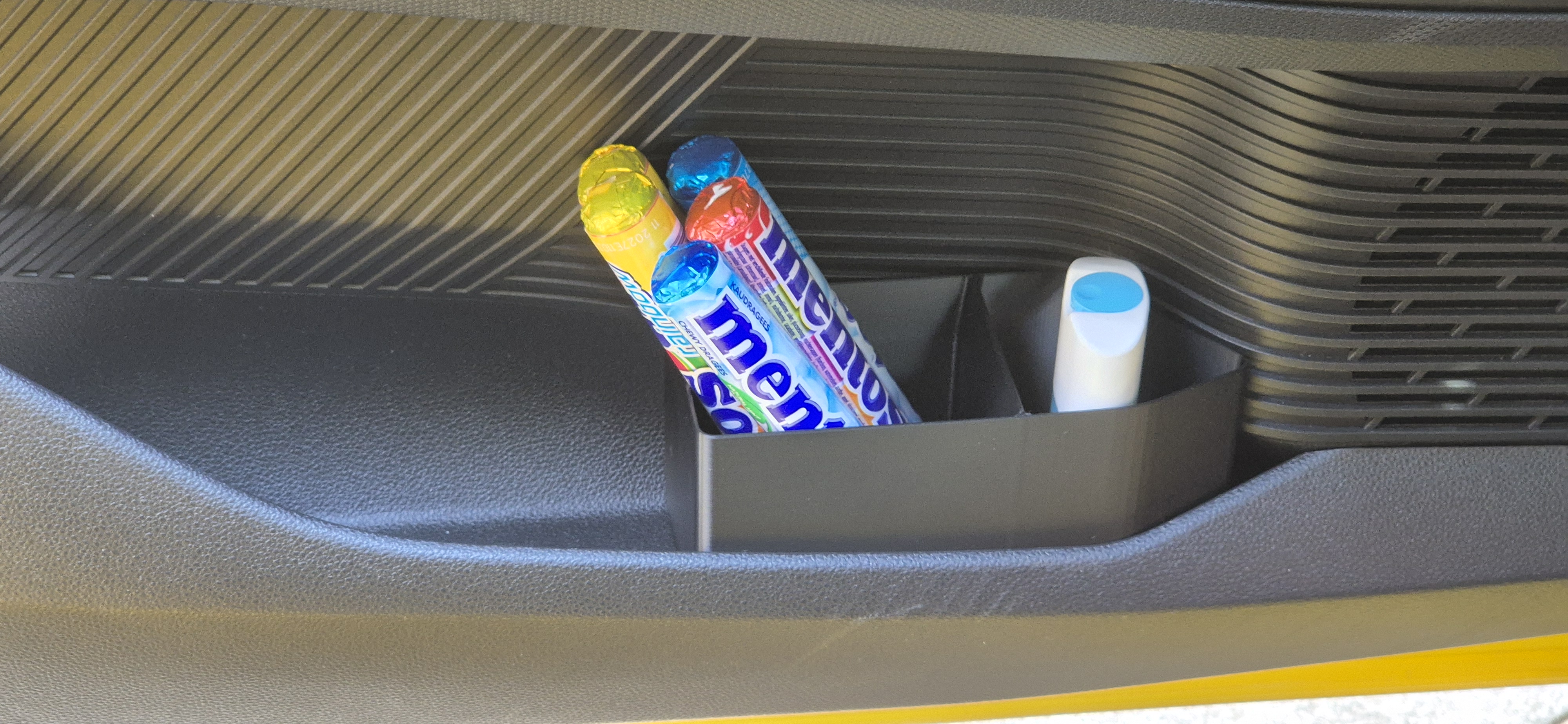 Renault 5 E-Tech Door Compartments