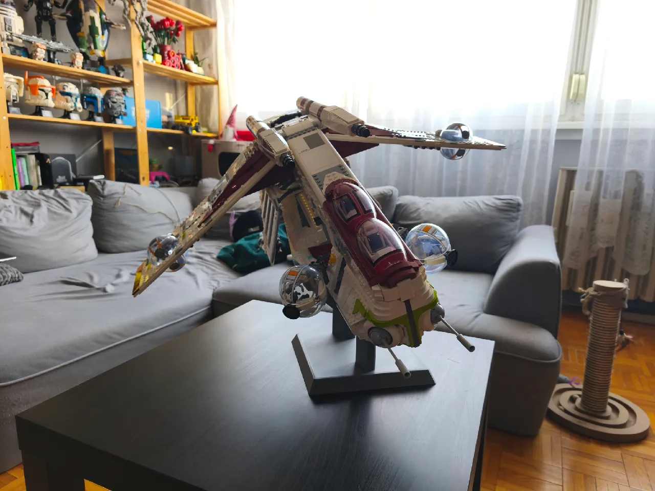 Lego 75309 Republic Gunship Table Stand by Viktor Polgári