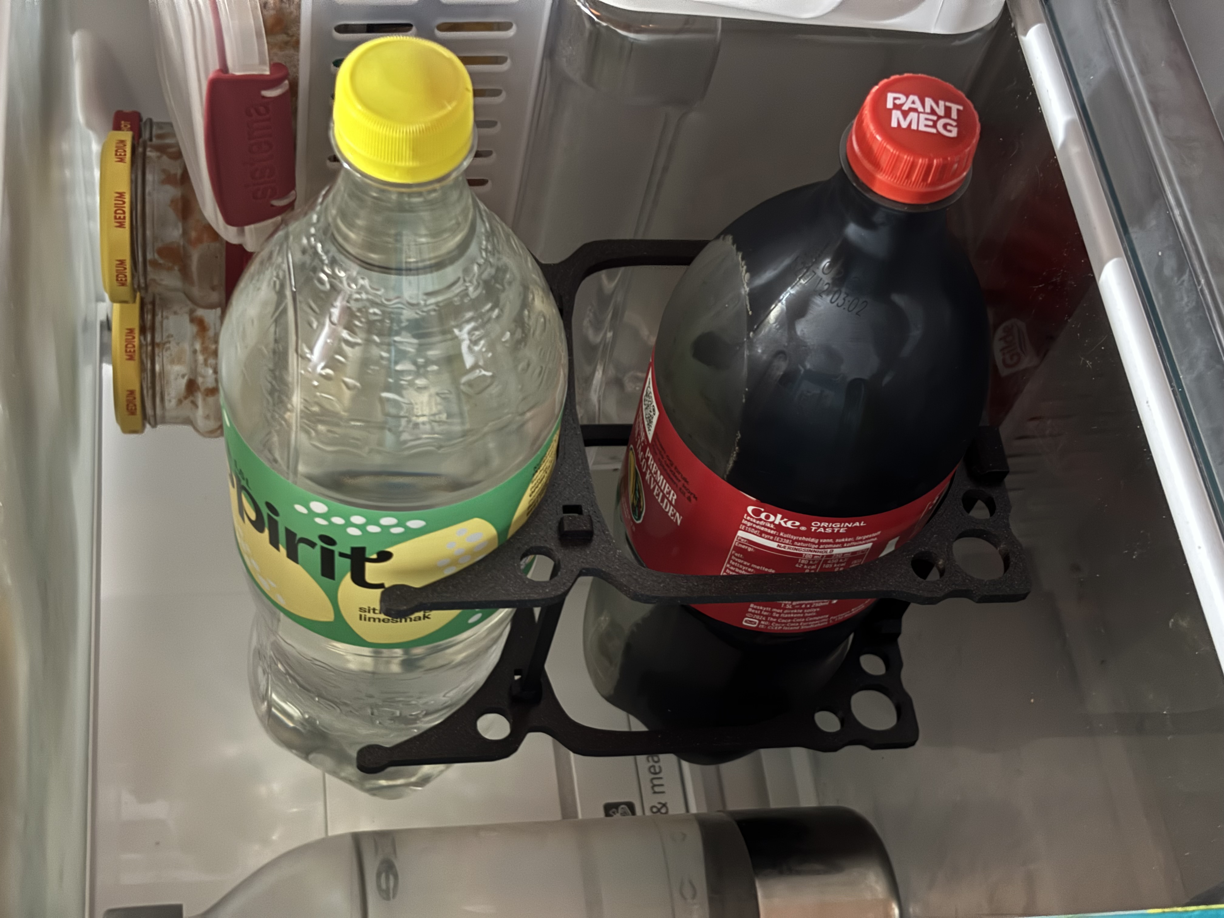 Soda bottle holder - Holds two 1,5L