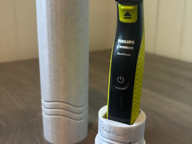 PHILIPS OneBlade Razor - Minimalistic Travel Case