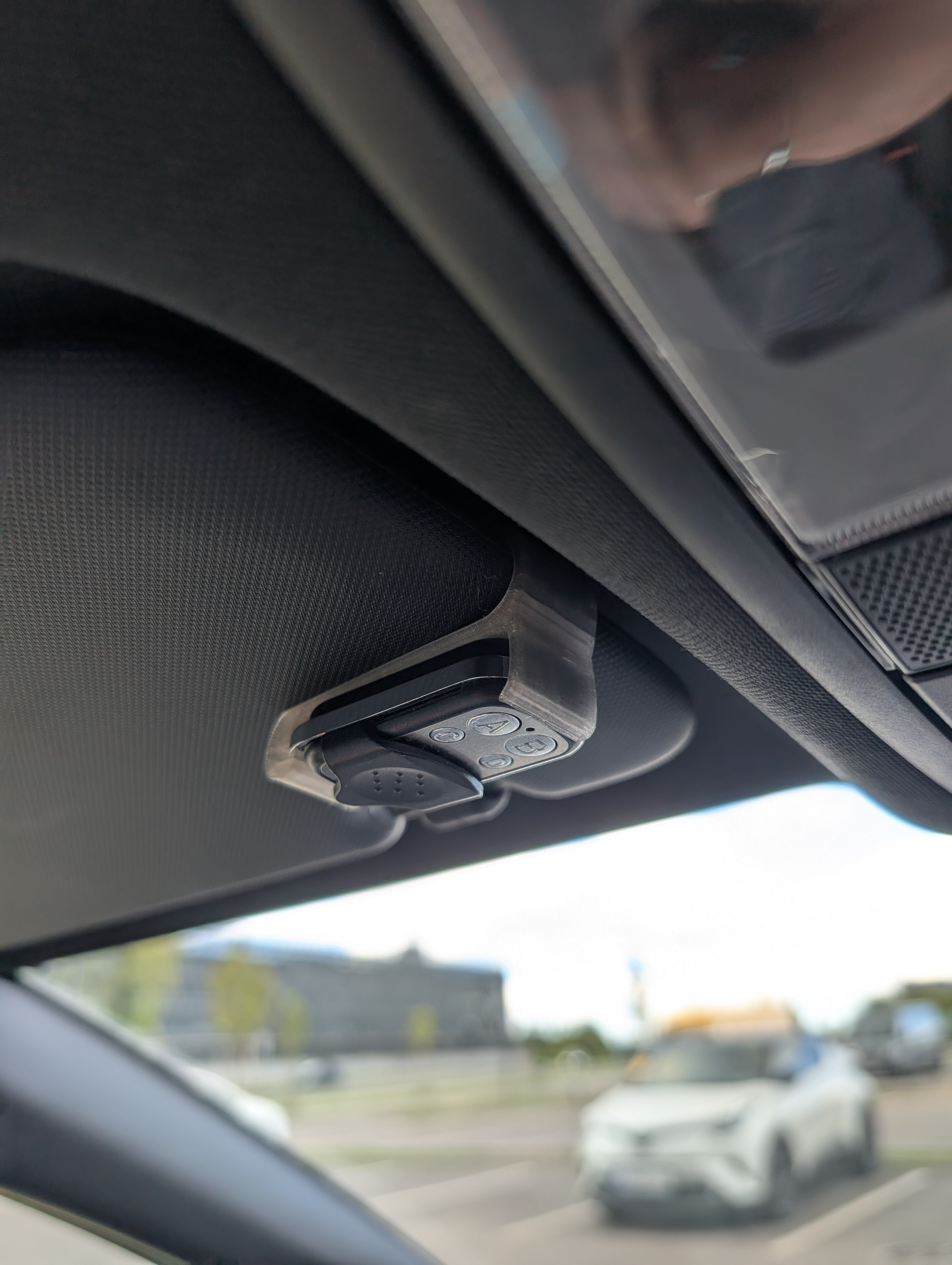 Garage door universal remote(433mhz) visor clip — thumbnail 2