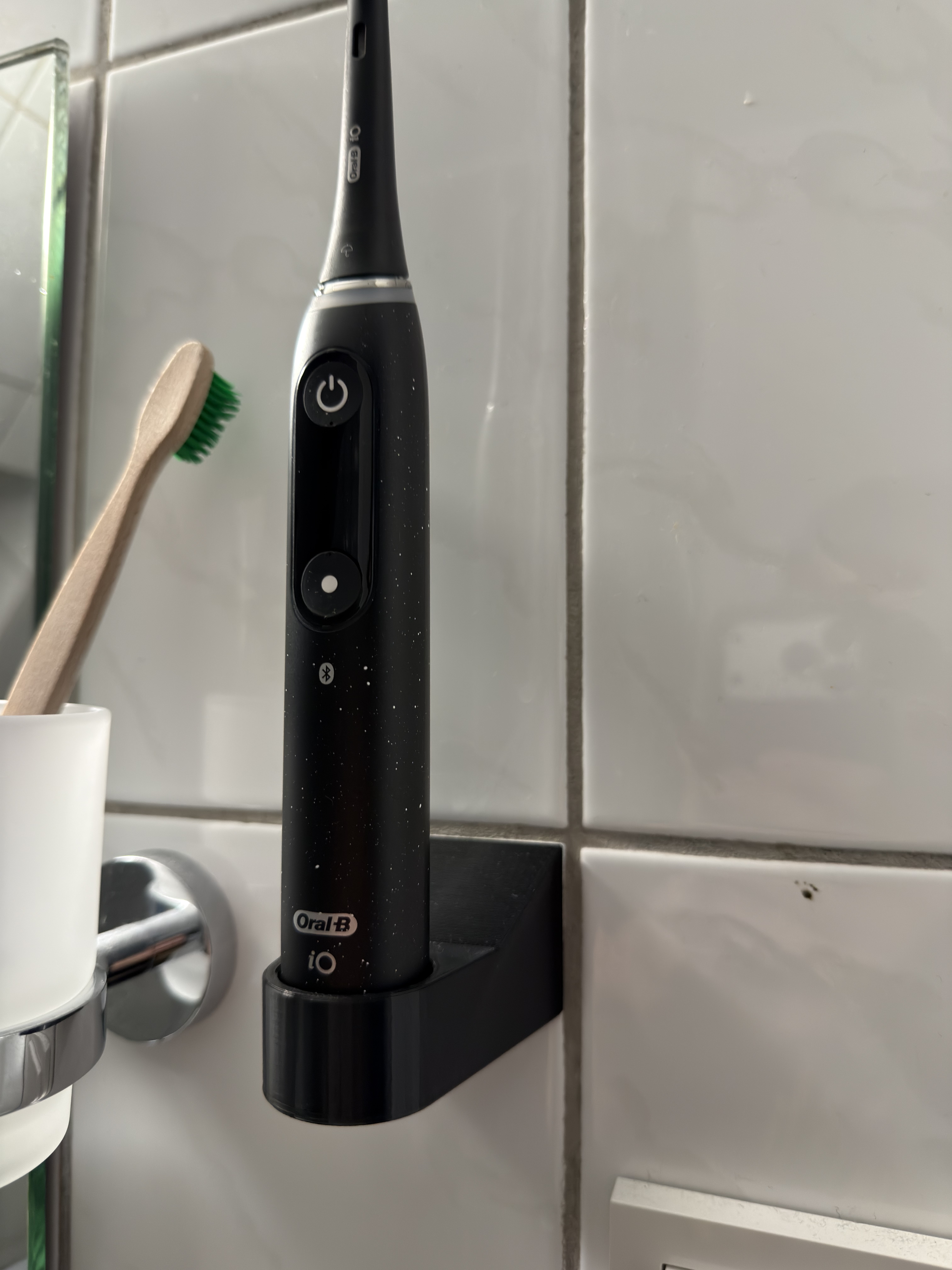 Oral B IO 10 Wallmount