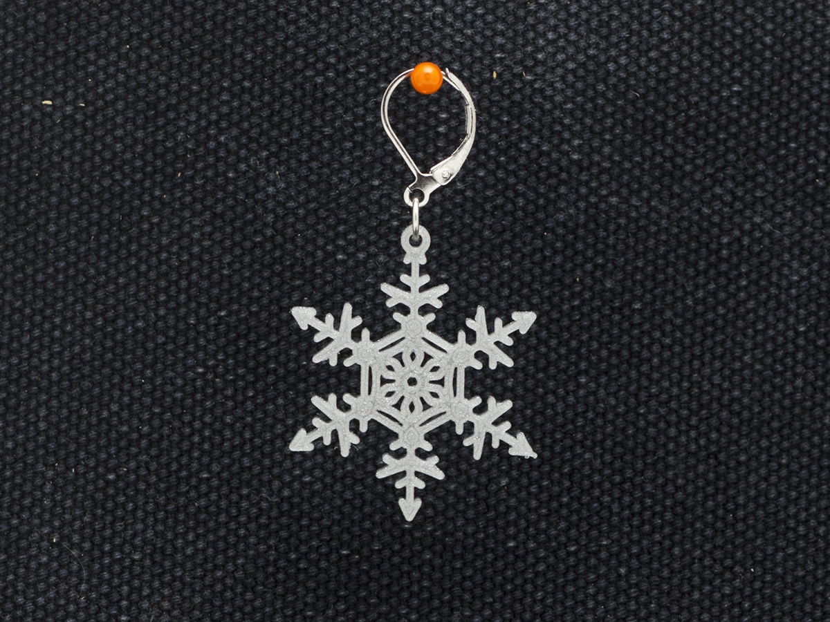 Miniatura 3 do modelo 3D Earrings Snowflake 2