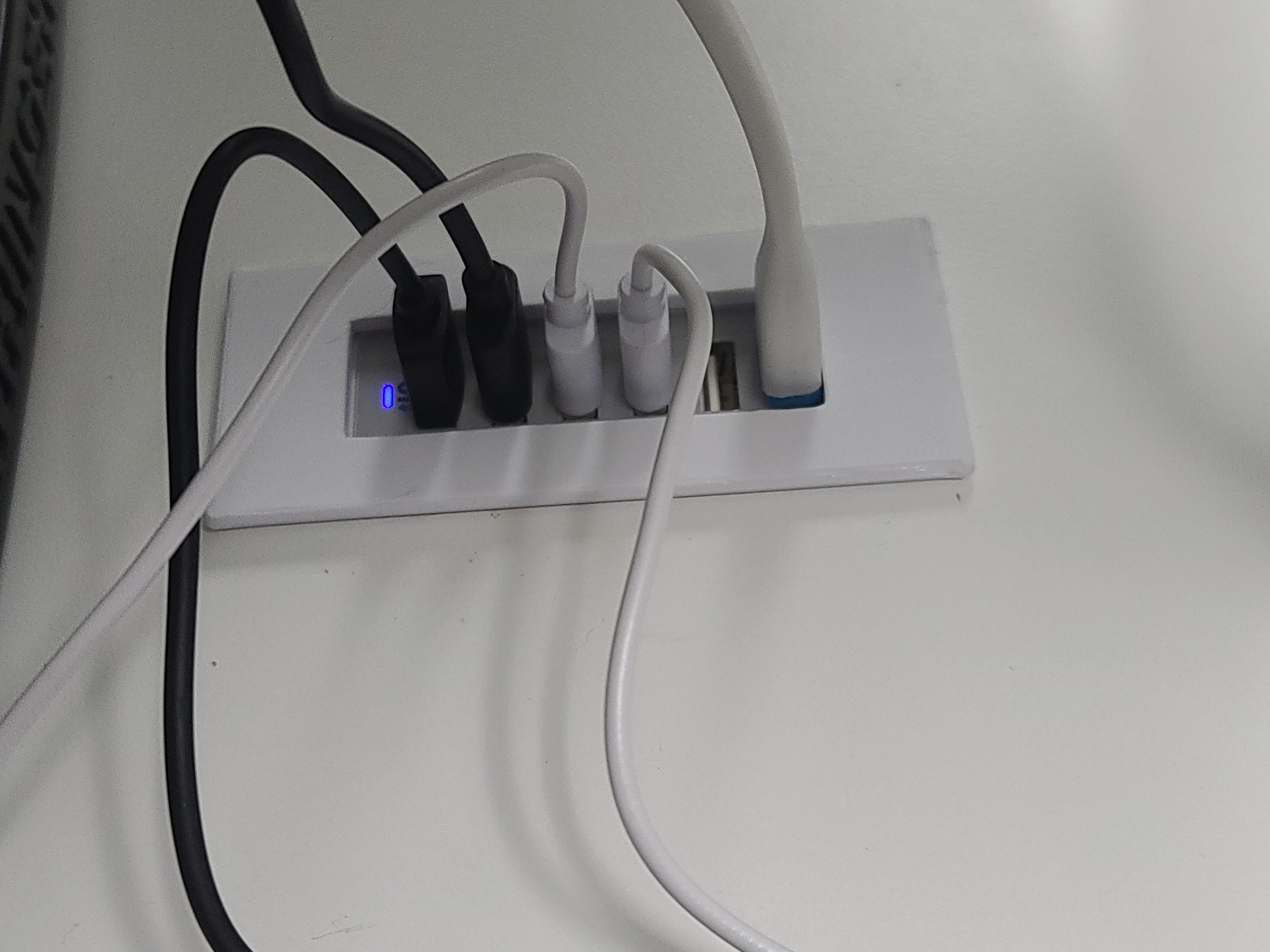 Anker 6 port USB Desk Grommet