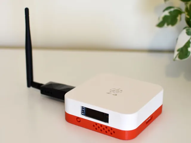 Raspberry Pi 2/3/3B+ case with power button and oled display