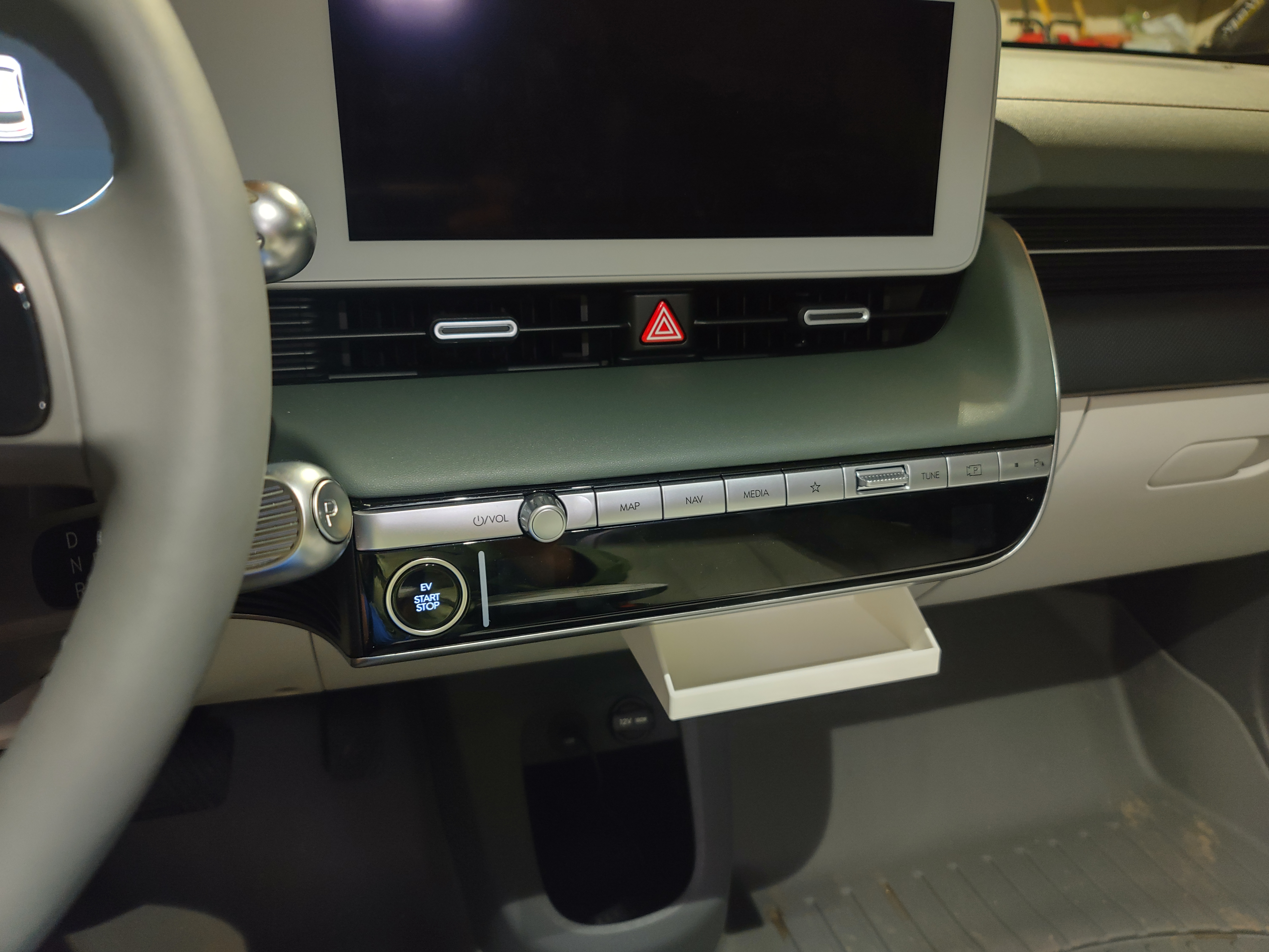 Hyundai Ioniq 5 Under-Dash Tray