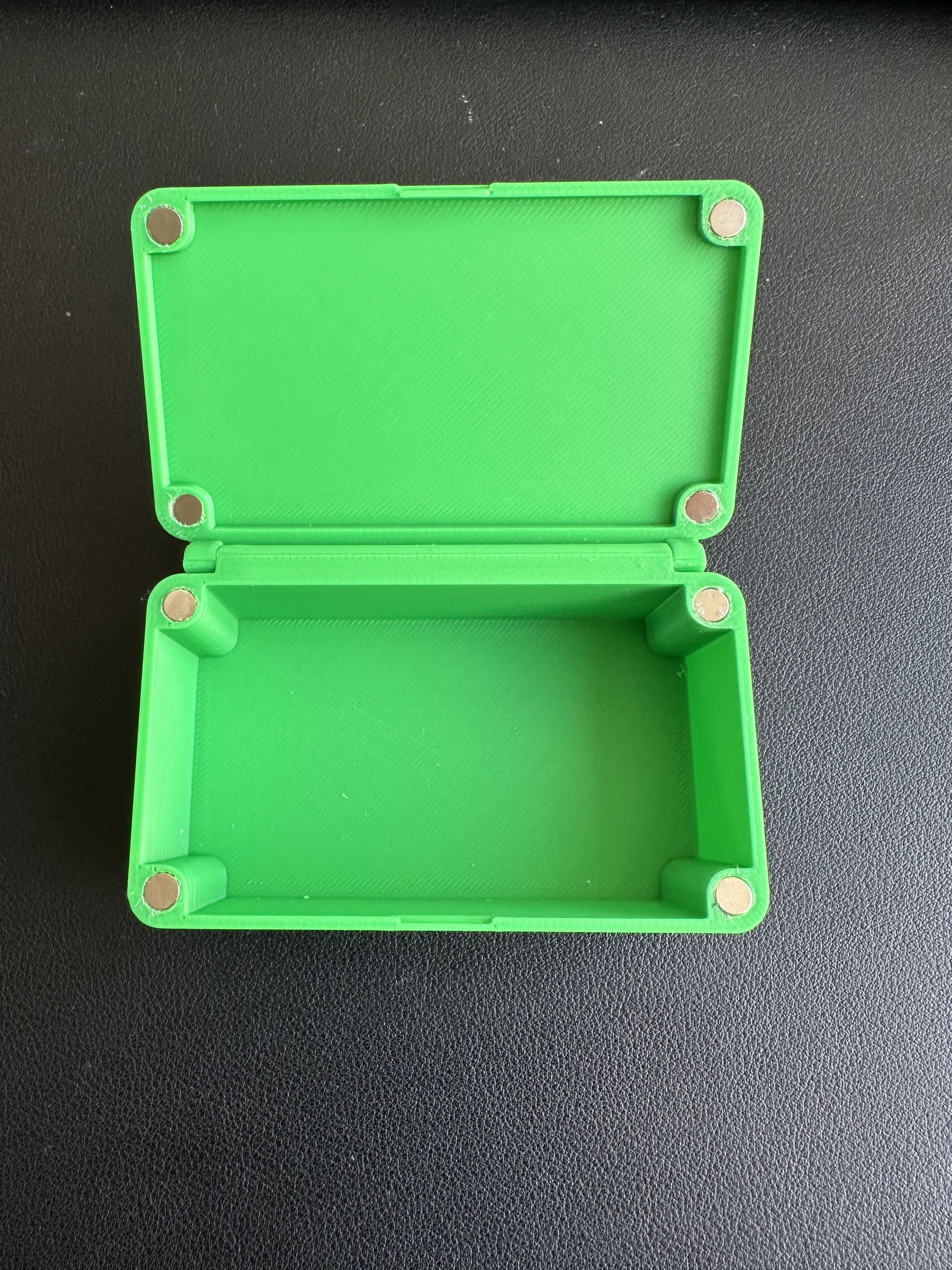 Hinged Box with Magnets