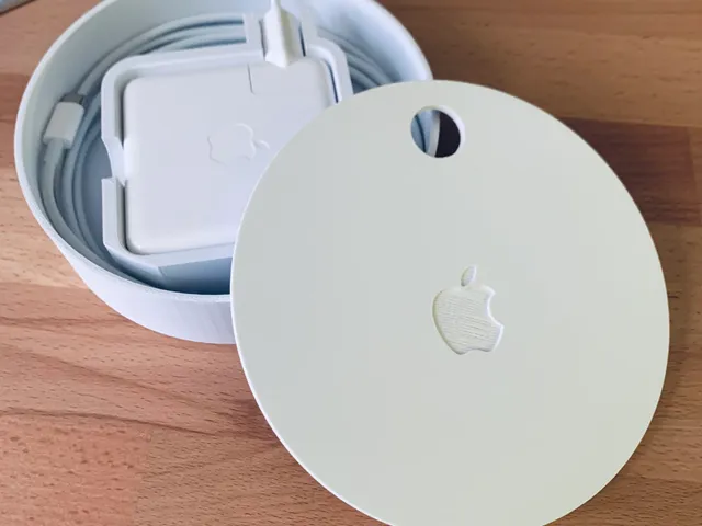 MacBook Pro 13 Charger Box (61 W usb-c European plug)