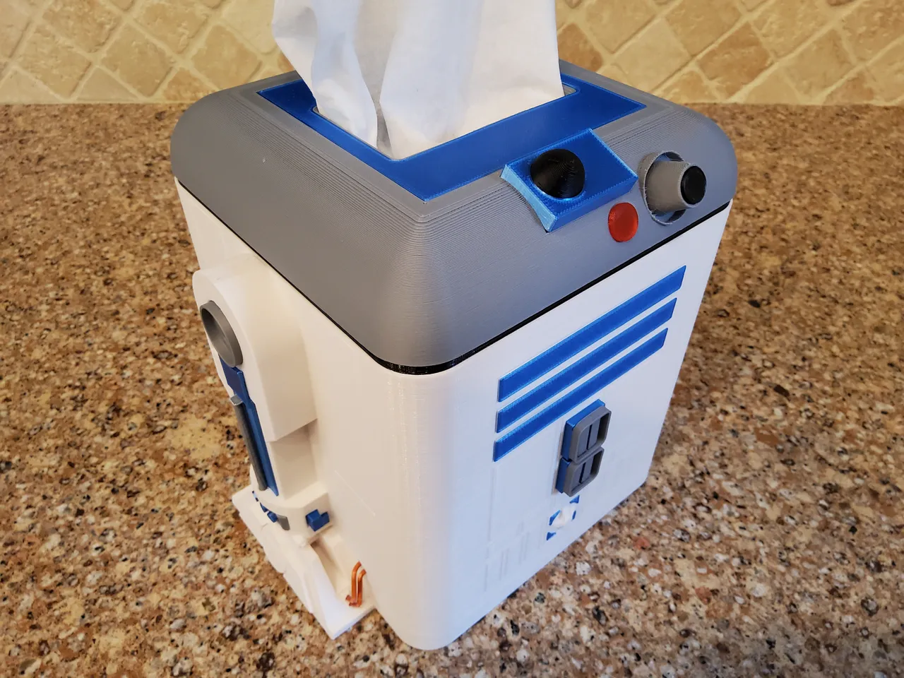 R2D2 Paper craft (using an empty toilet paper roll!) - Love, Jaime