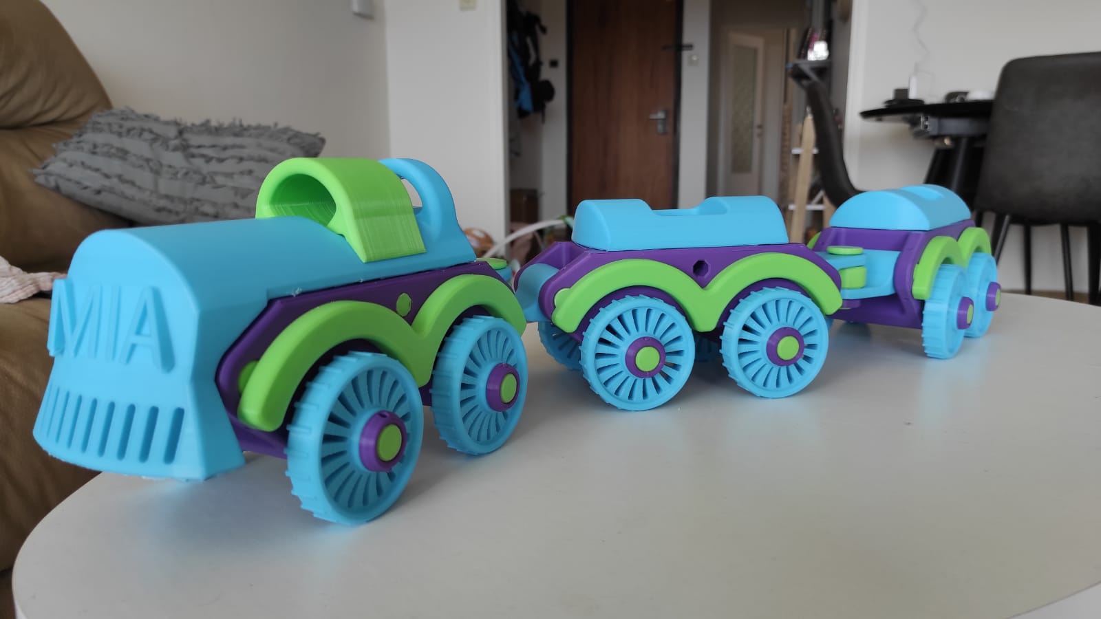 MIA Train Baby Toy by Sam Bochlin Download free STL model