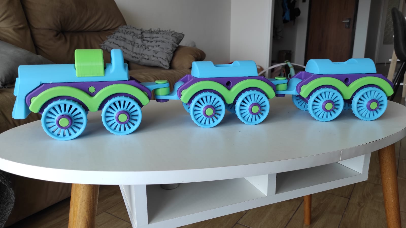 MIA Train Baby Toy by Sam Bochlin Download free STL model