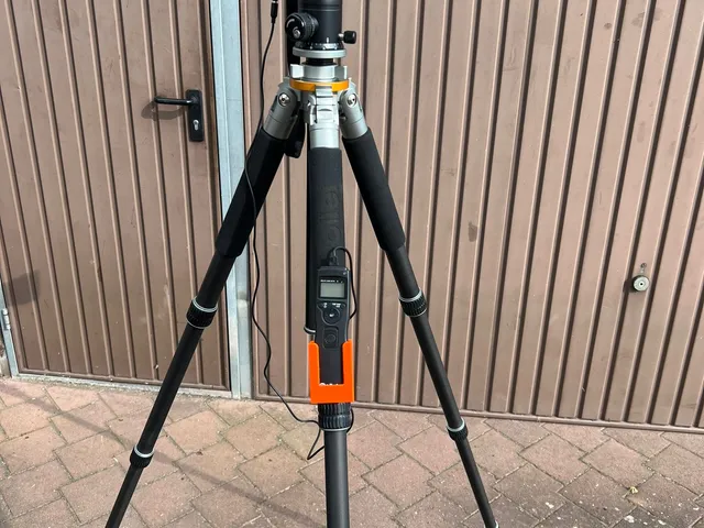 Stativbein-Halterung für Rollei-Kabelauslöser