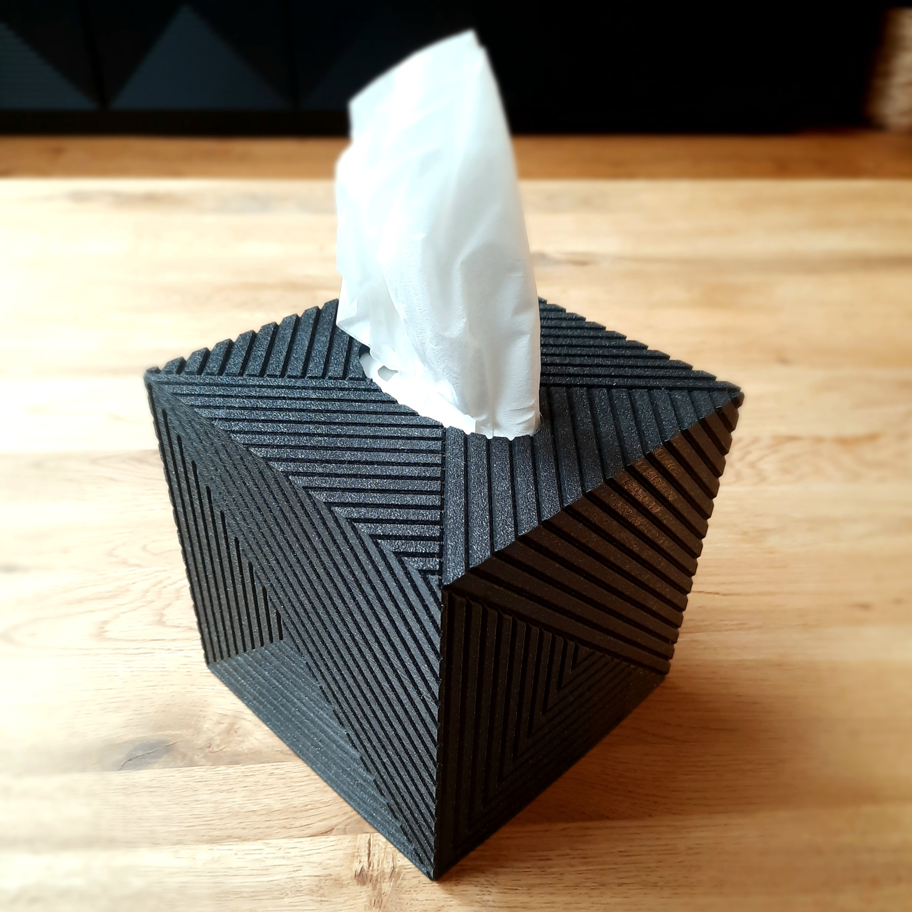 Edge Tissue Box