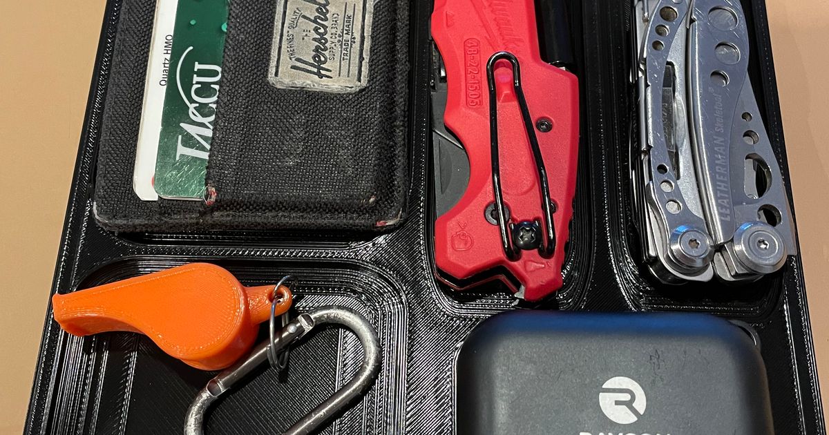 EDC Tray for wallet and knives by LukeShootsThings Download free STL