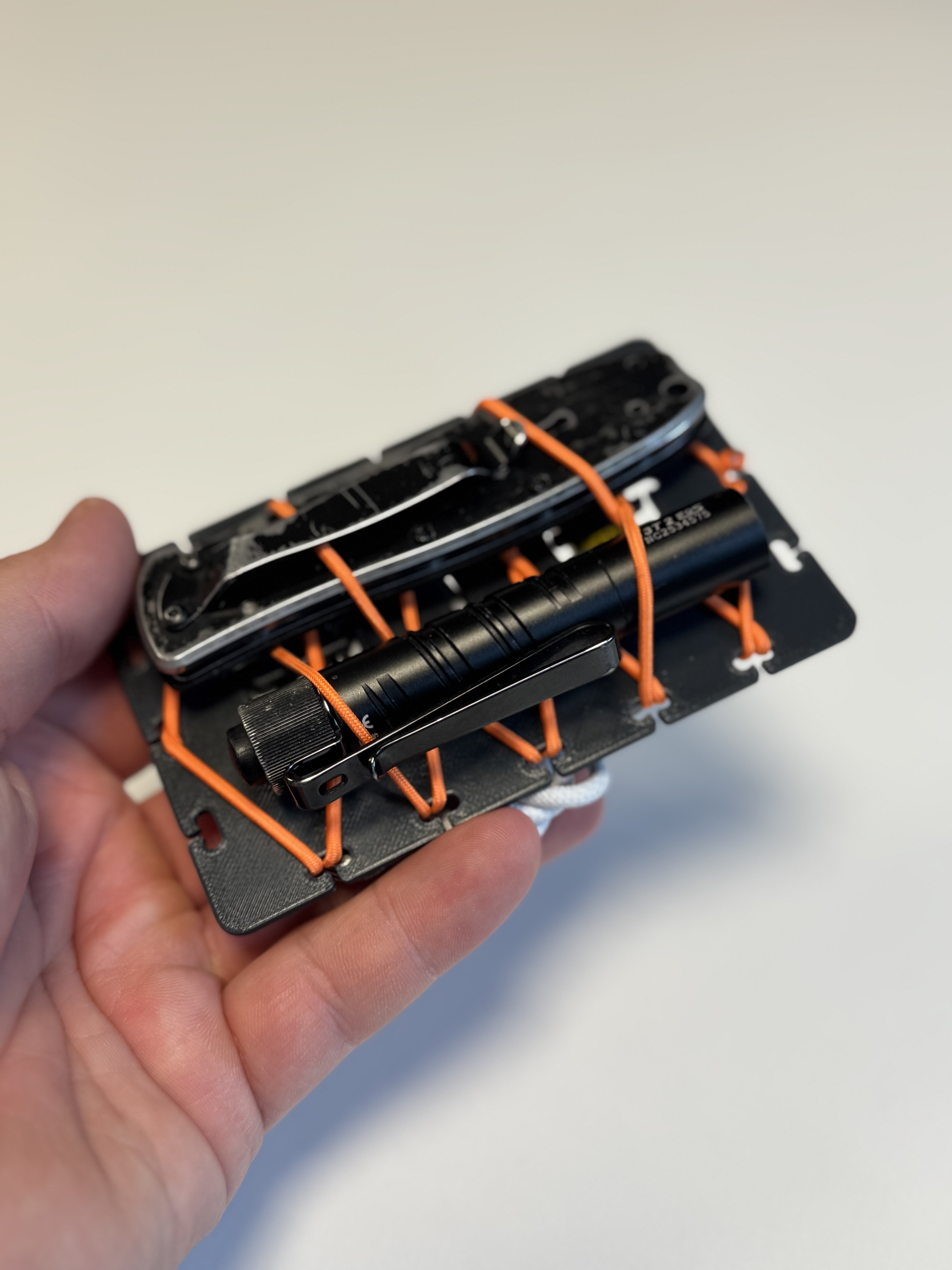 Miniatura 8 do modelo 3D EDC Rack / Tool organizer