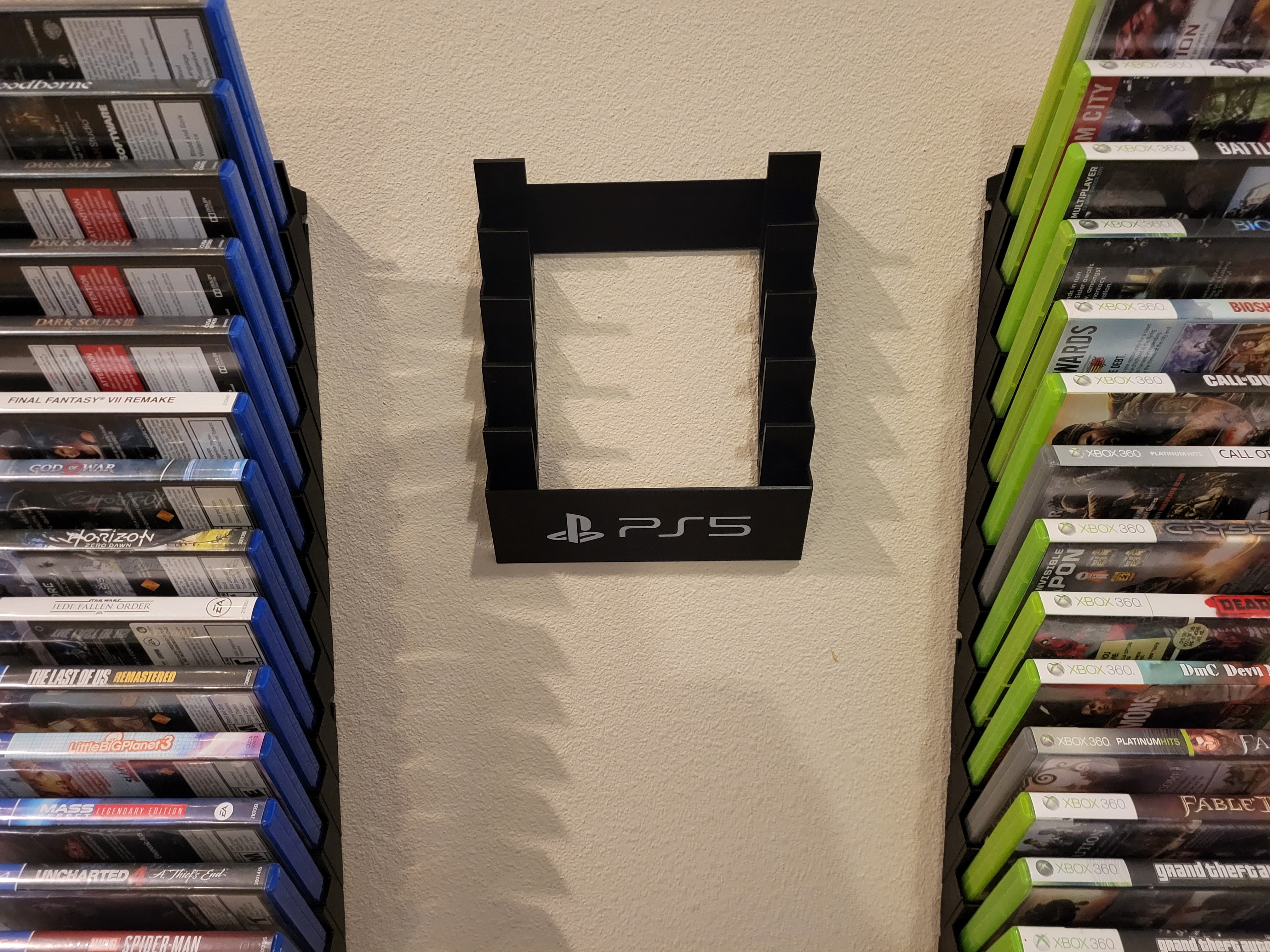 Miniatura 3 do modelo 3D Modular PS5 Games Wall Mount