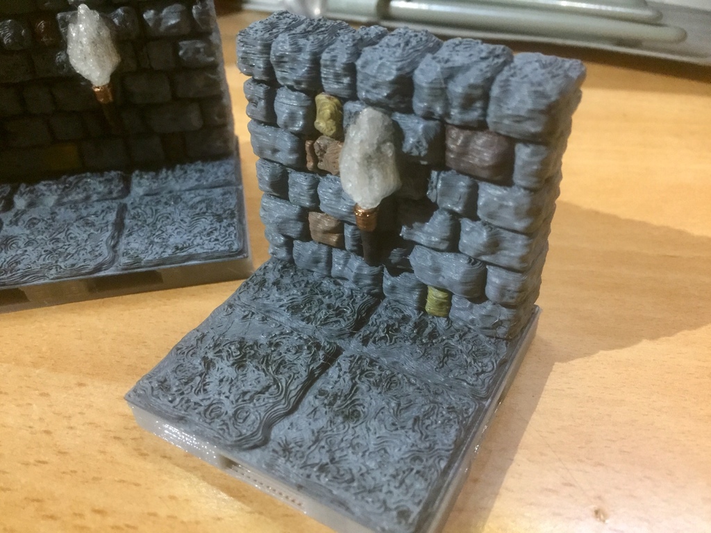 D&D Single Lightable Torch Wall