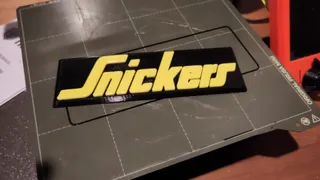 Snickers logo