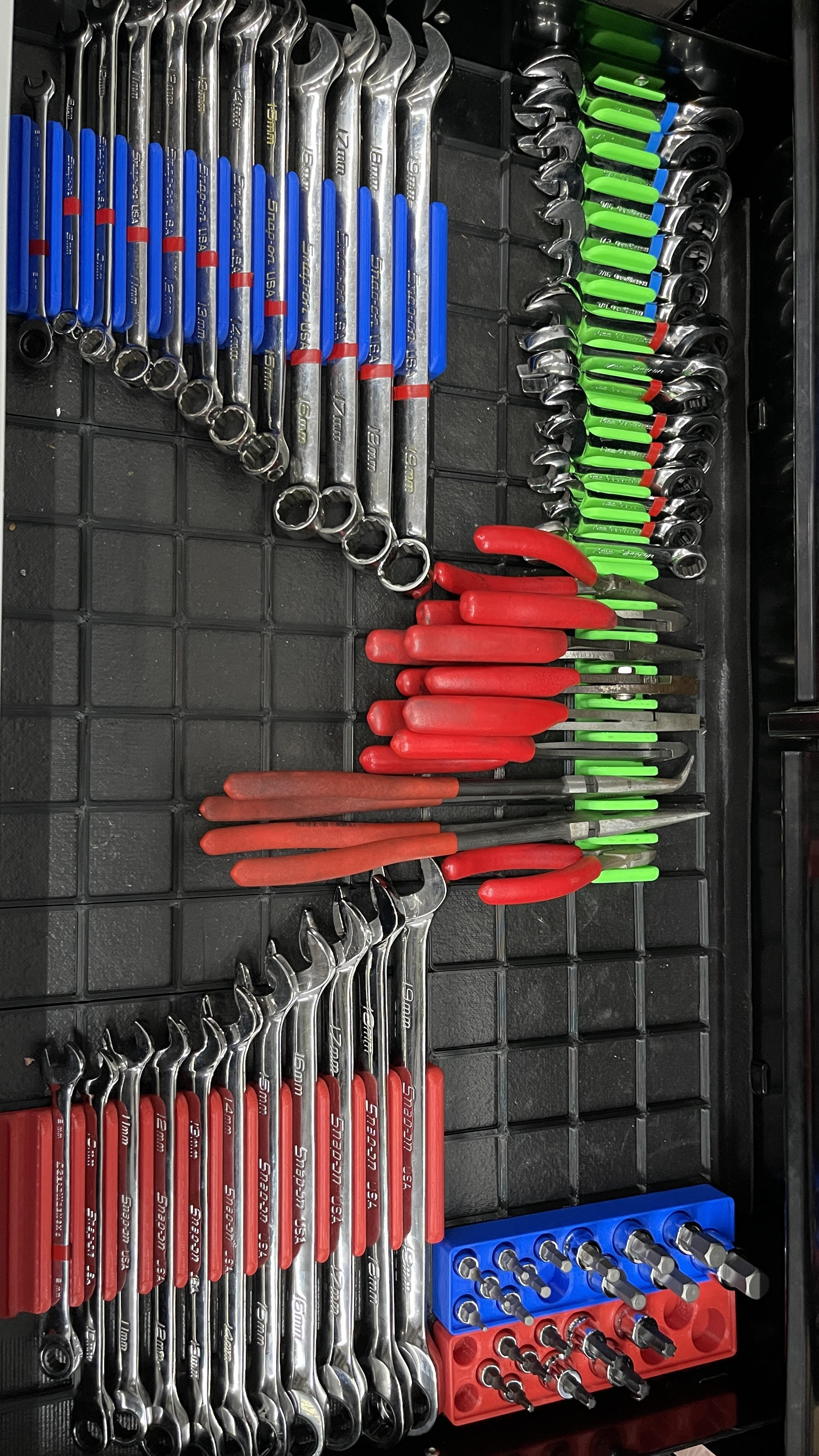 Gridfinity 9 Pliers rack by 3DeezNutz | Download free STL model ...