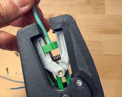 Miniatura 25 do modelo 3D Wire Stripper Pro – Functional Maker Tool