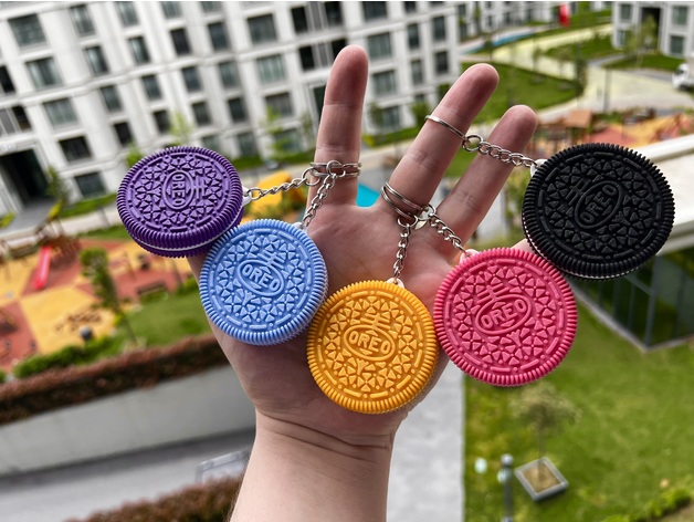 air tag Oreo cookie keychain
