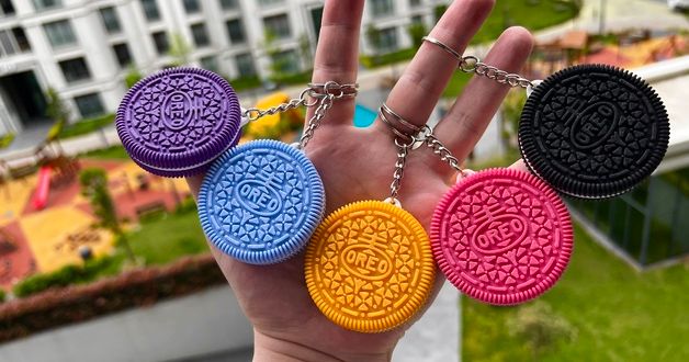 Oreo keychain 2025