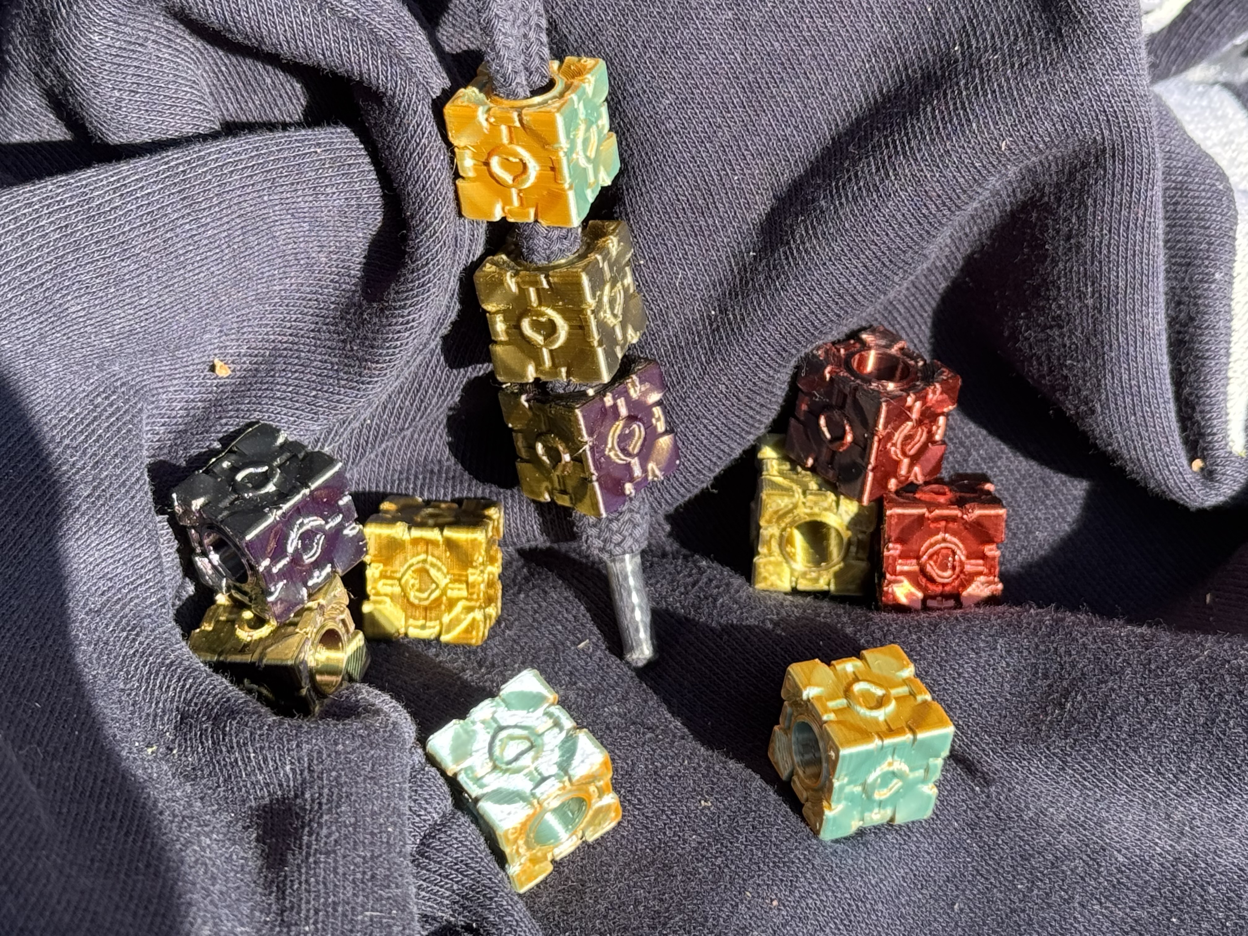 Hoodie Bead Companion Cube