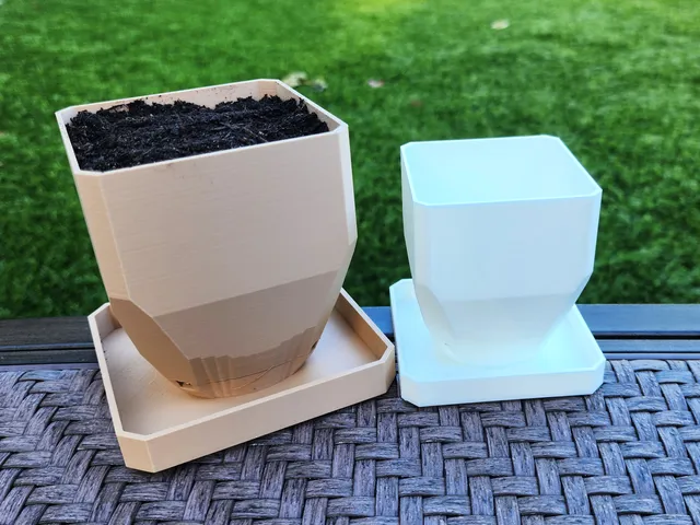 1 Piece Planter w/Drainage