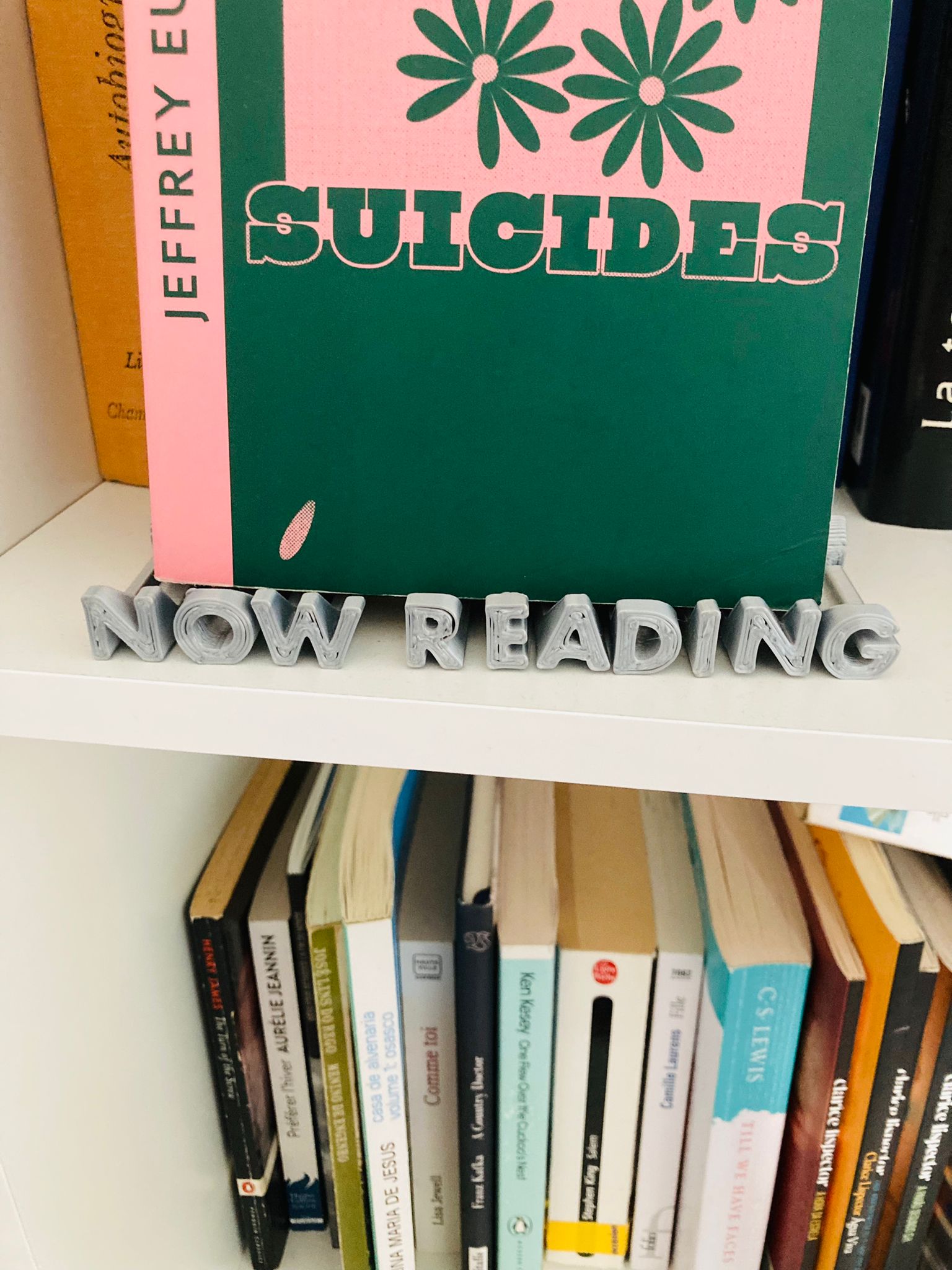 Now reading bookstand
