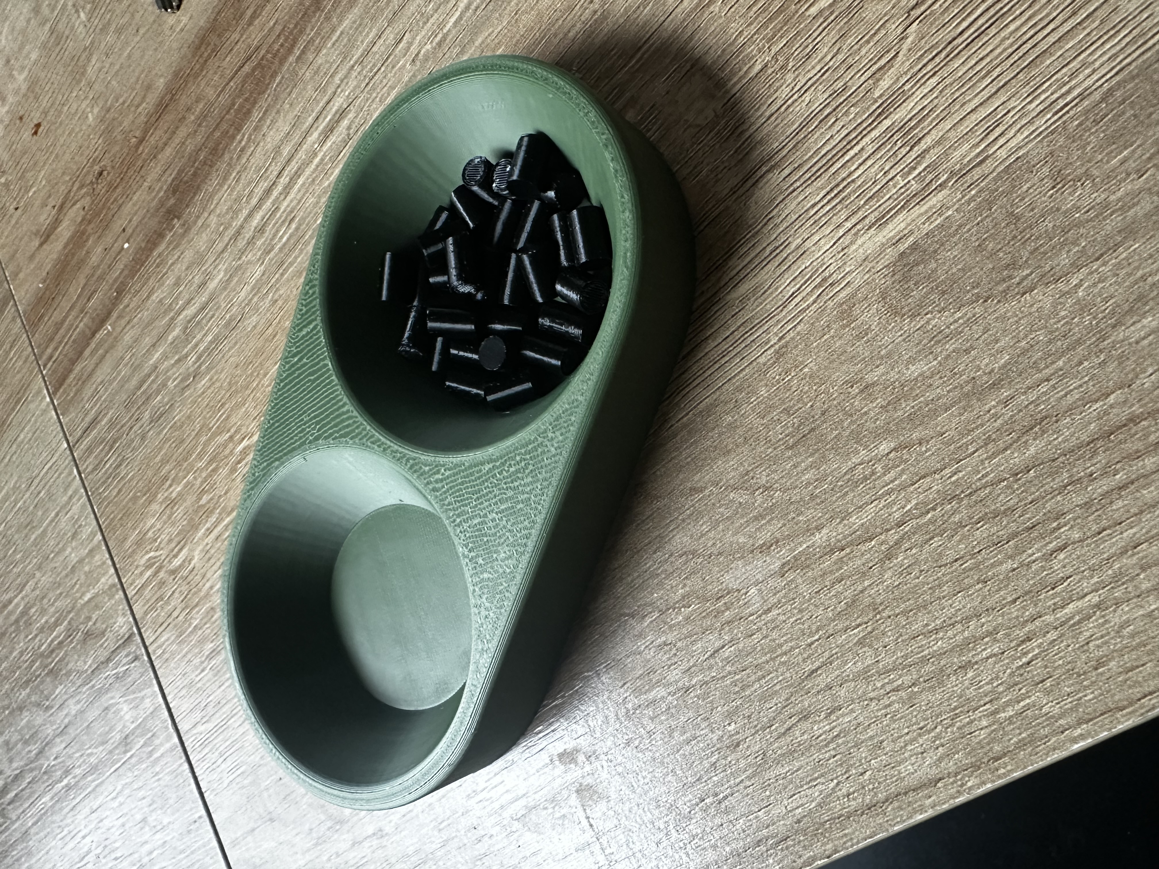 Double bowl toy - for toy pets with "fake" food
