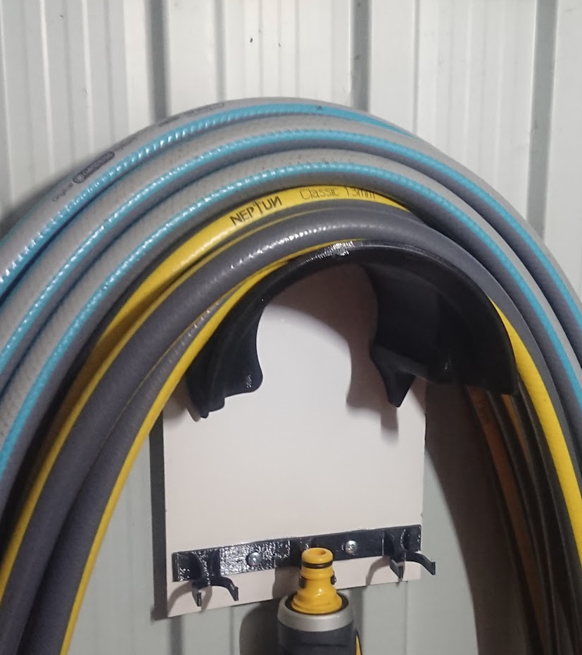 Garden hose holder