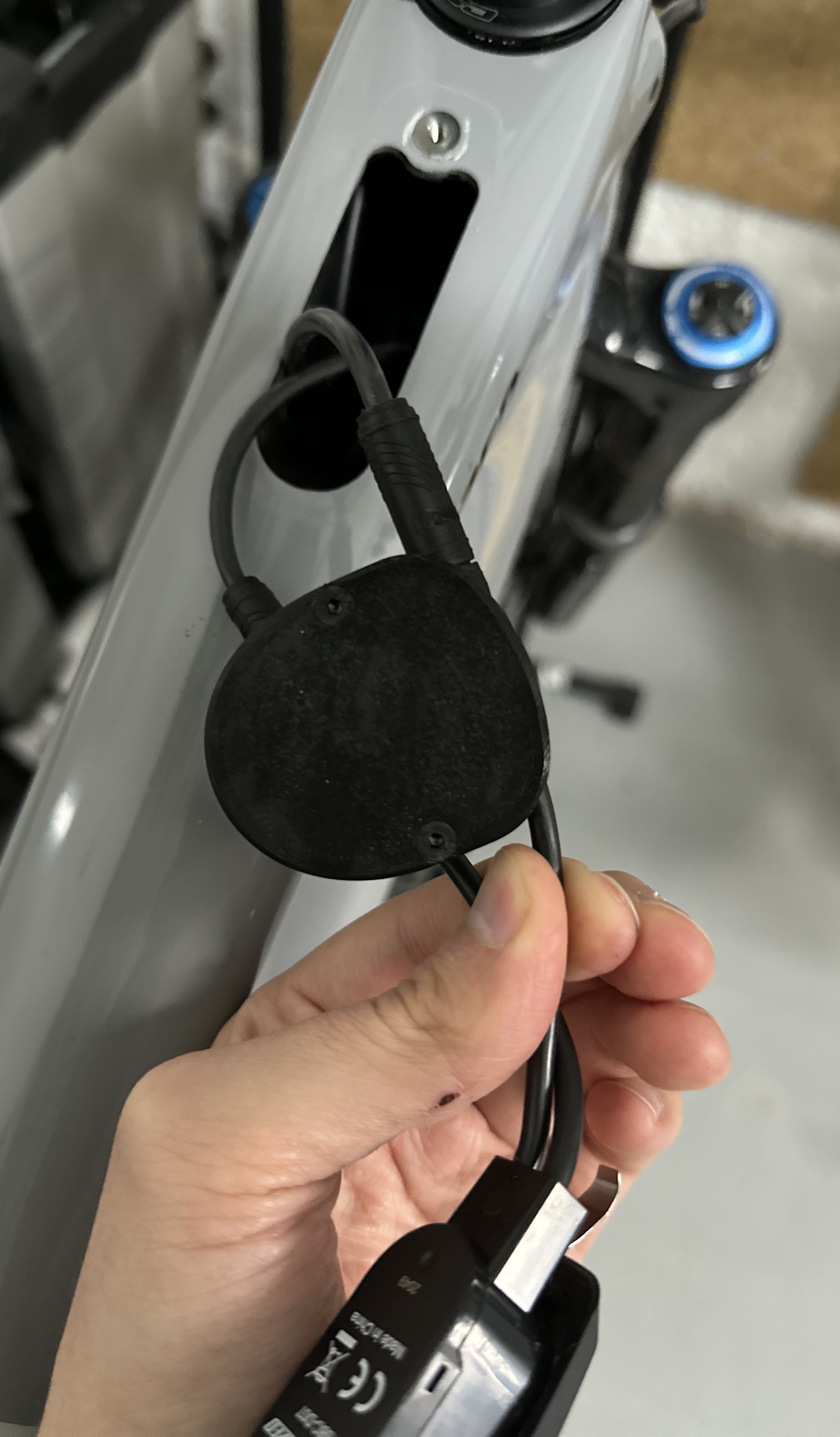 Specialized AirTag Mount For Under Mastermind TCU By Rsdesign 