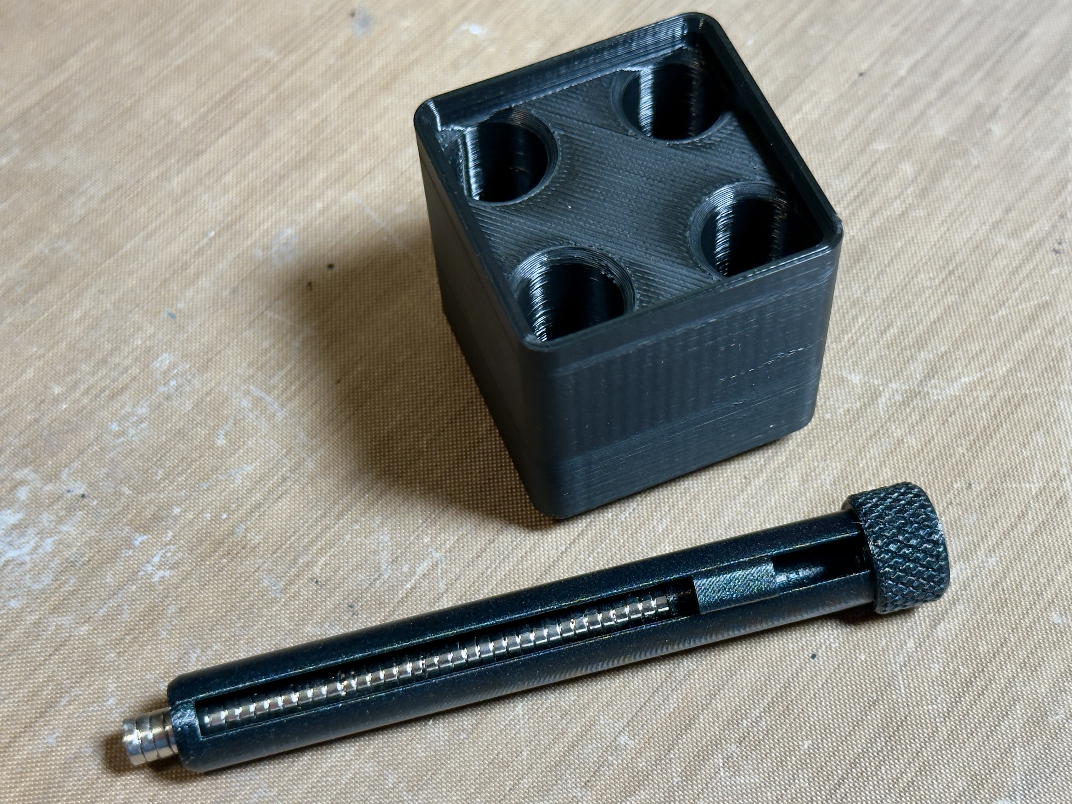 Parameterized Magnet Dispenser — miniatura 2