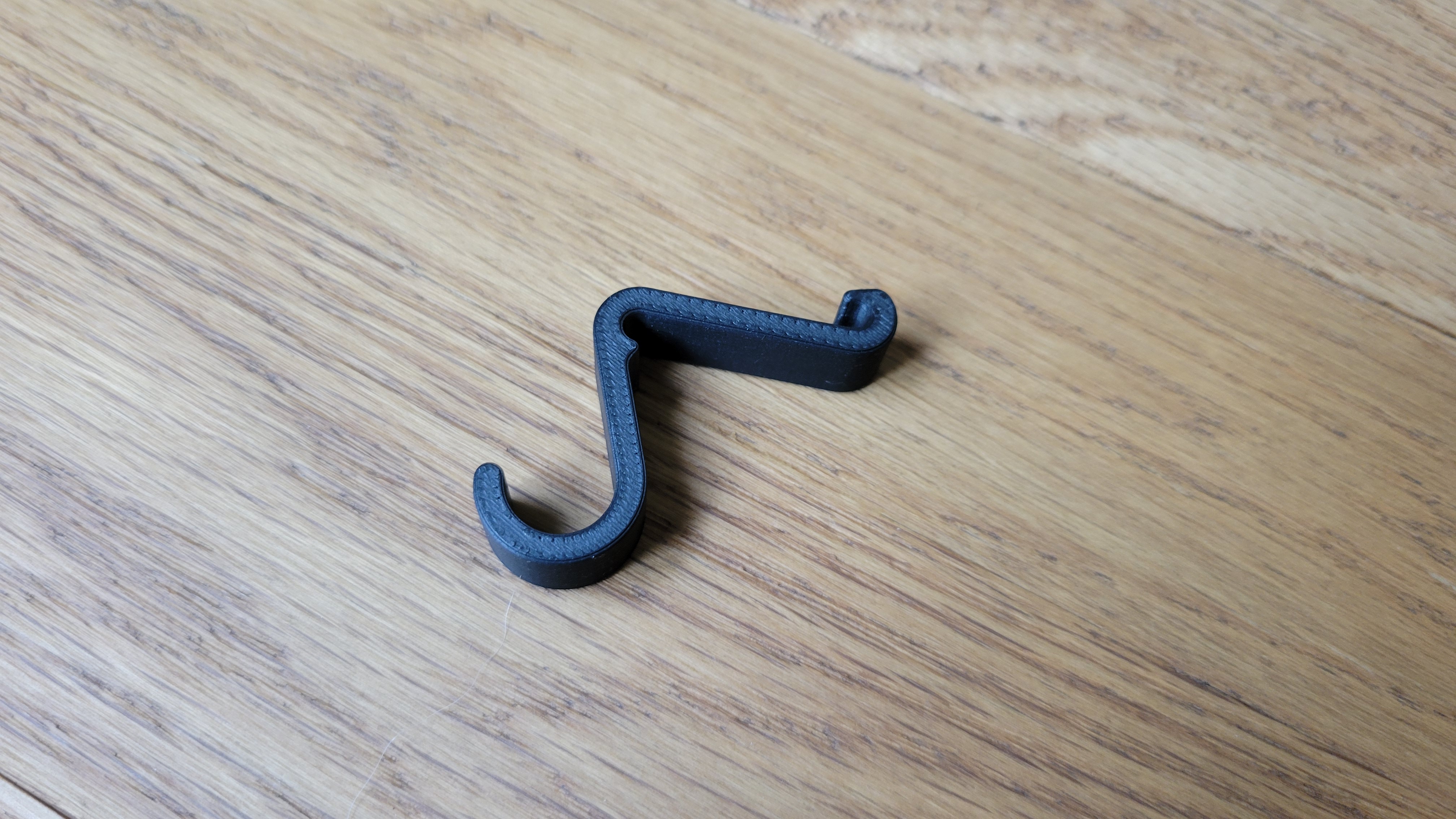 Lateral Hook for Wire Shelf