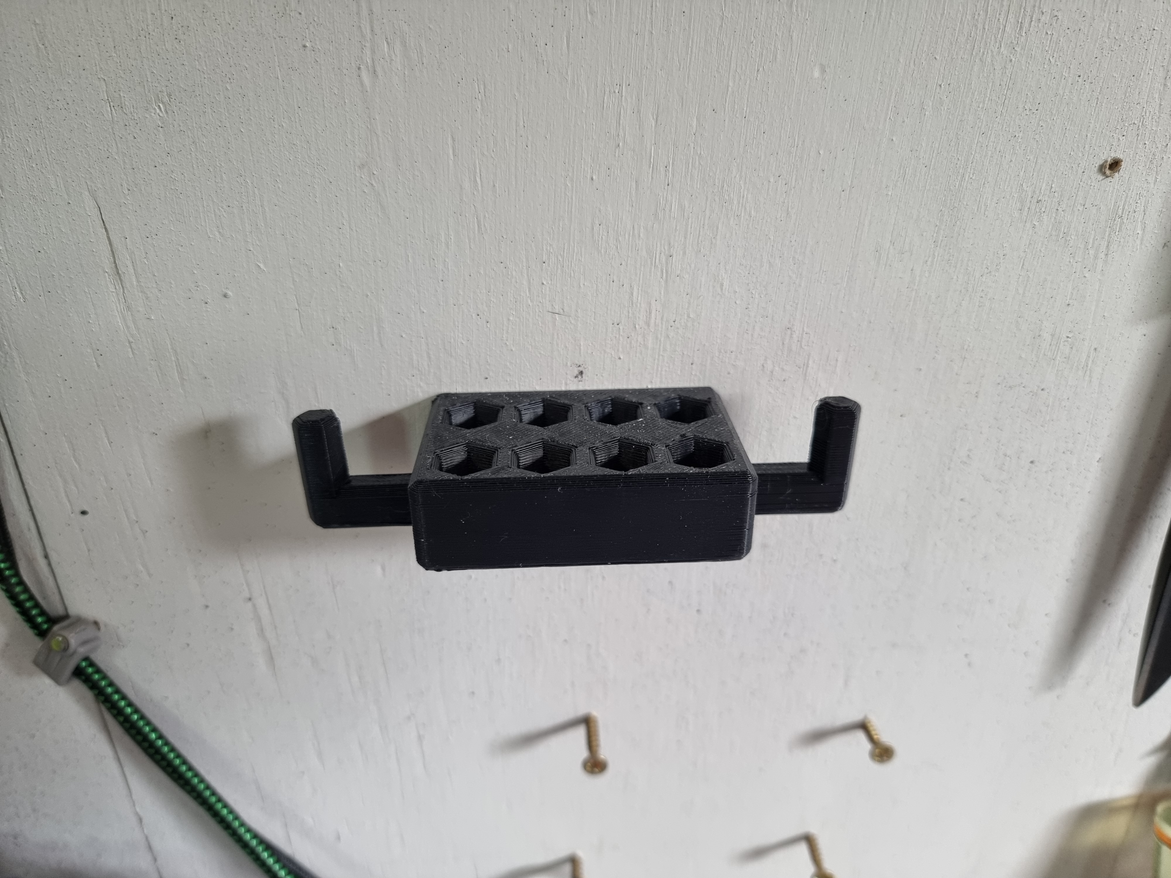 Miniatura 2 do modelo 3D Wall mount Screwdriver holder