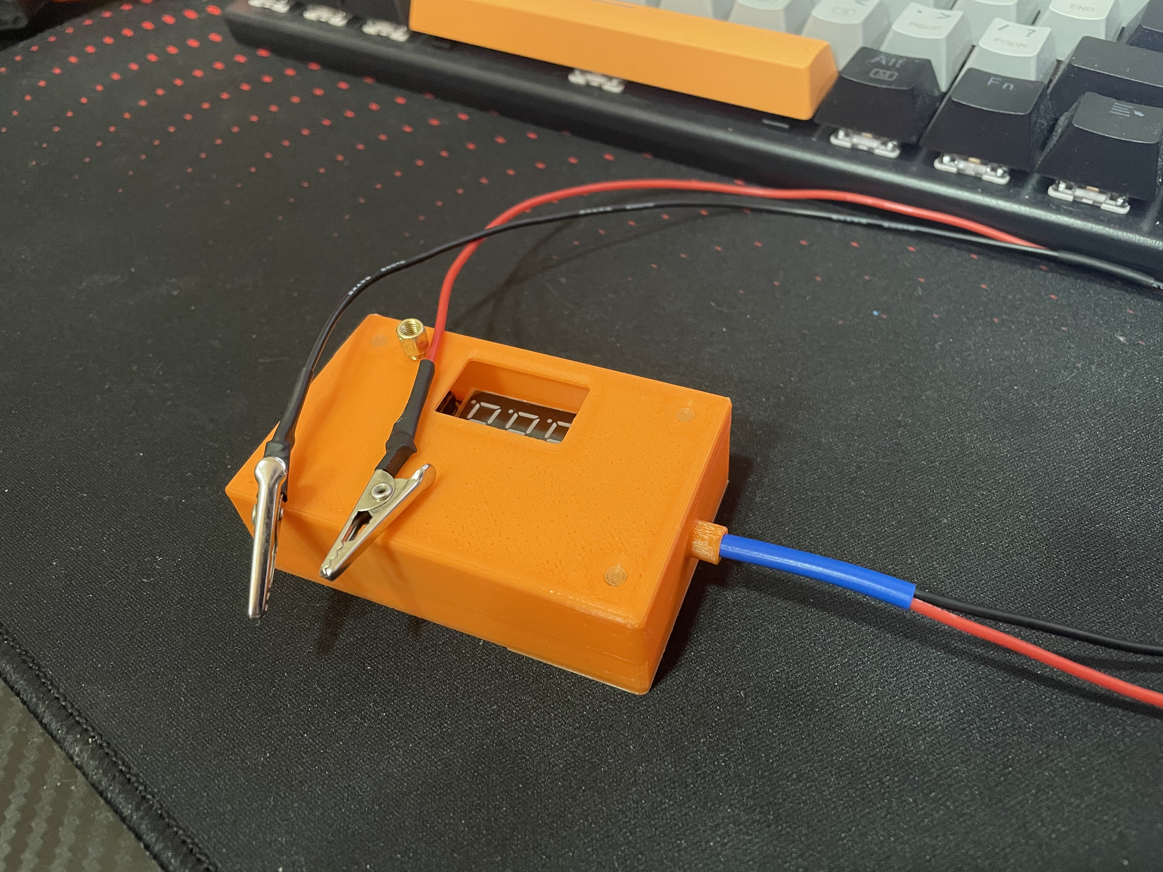 Voltage Tester (Voltmeter) 1.5-40V 1.5A - Case STEP-DOWN LM2596