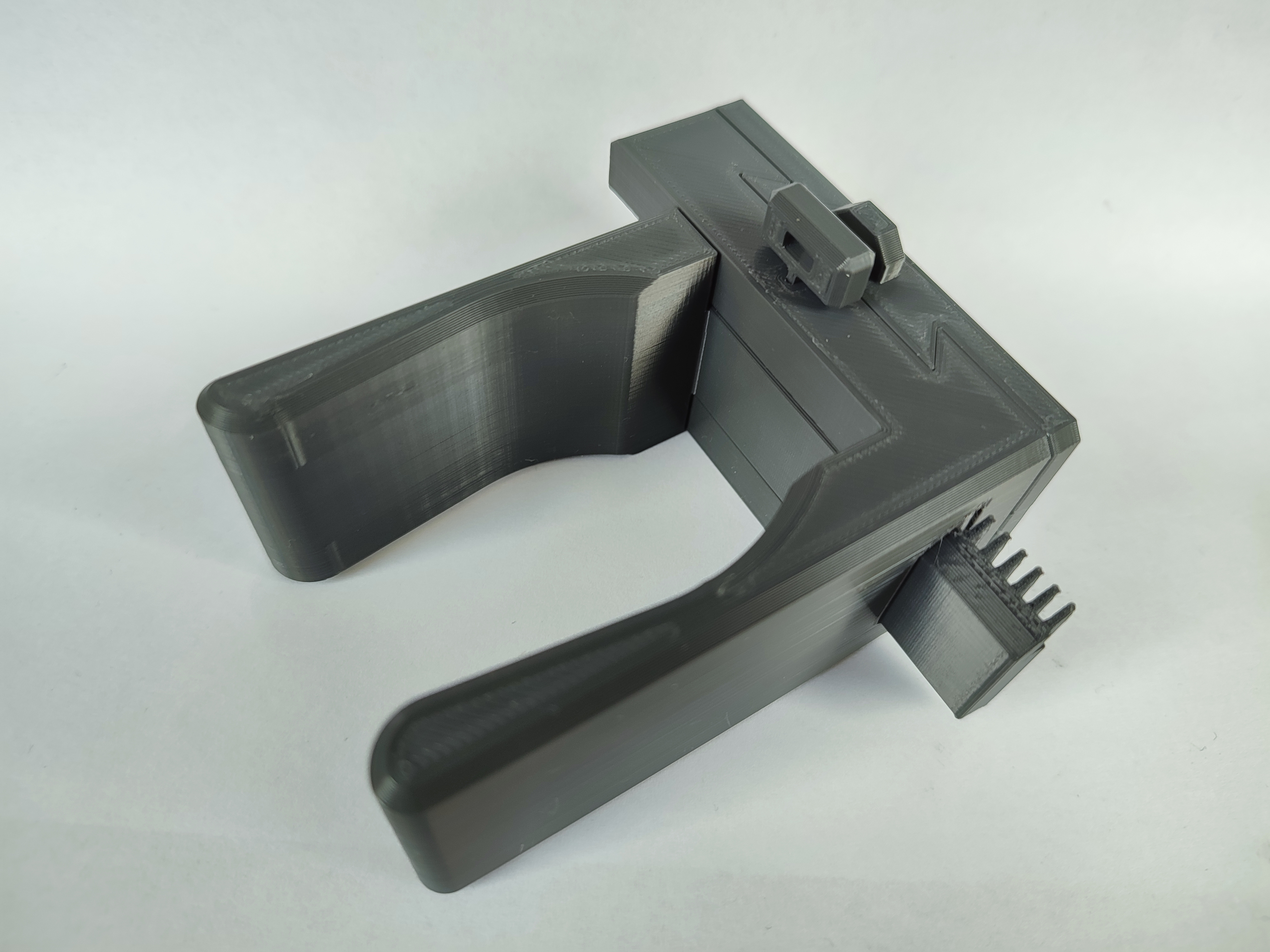 Wall mounted adjustable bike holder / service stand