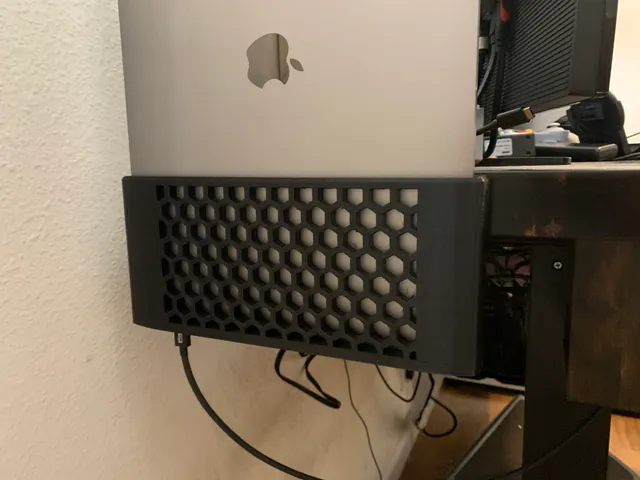 Macbook Pro 15" Mounted Vertical Desk Holder