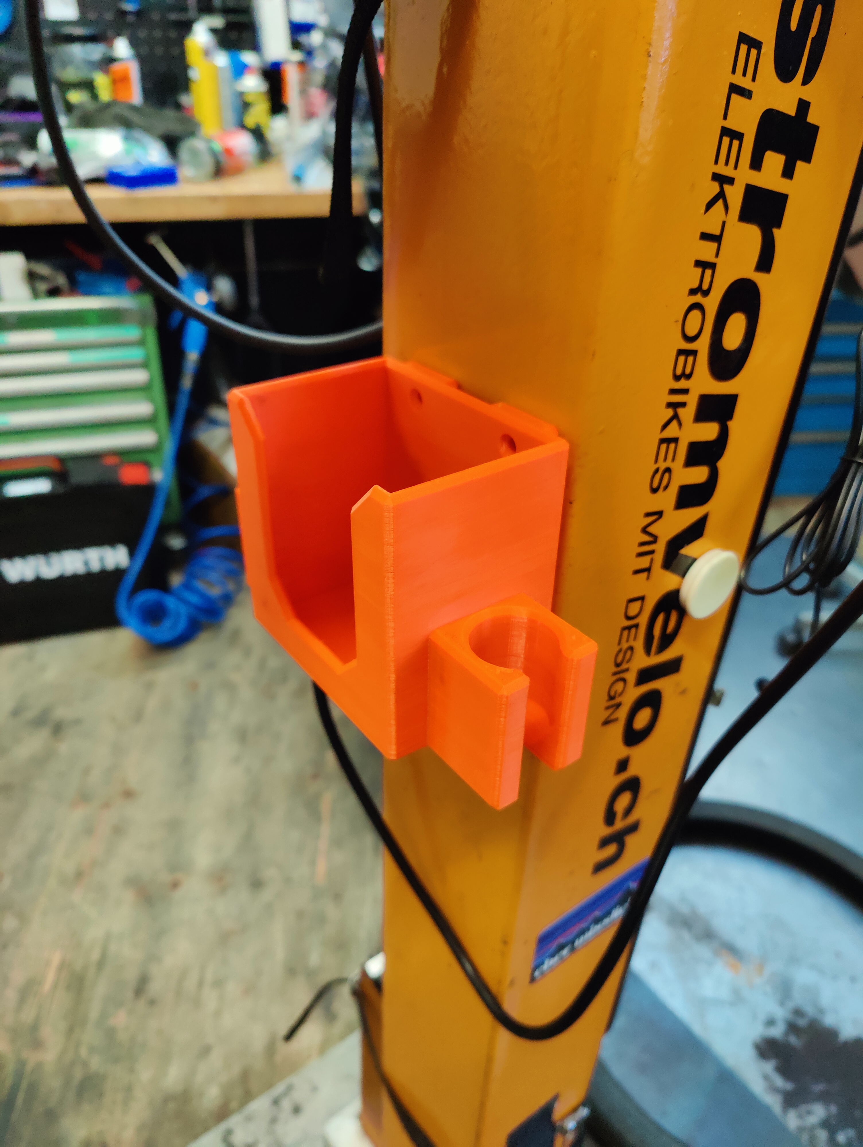 Mount for Stromer Charger CR246