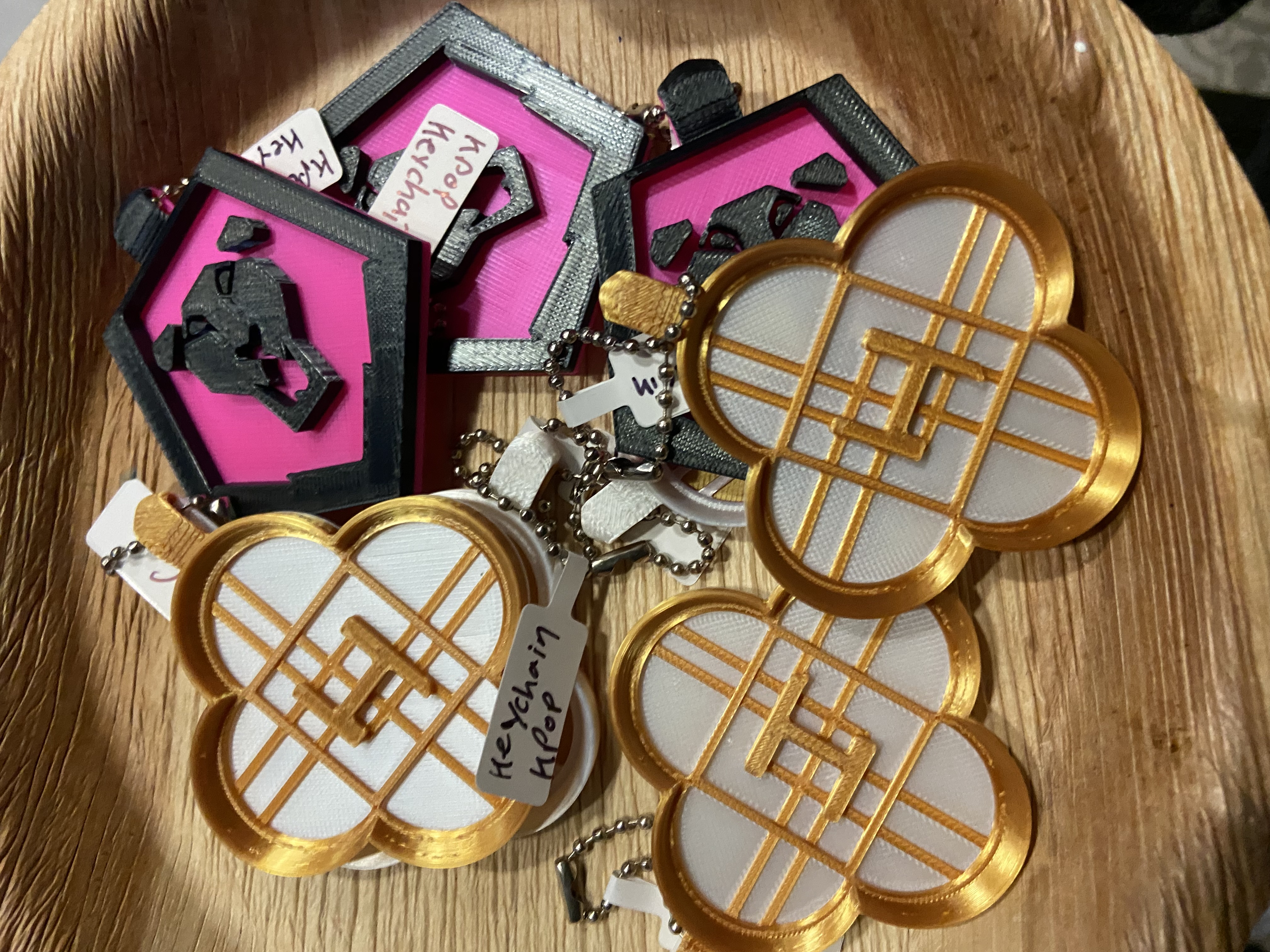 K-pop demon hunter medalions