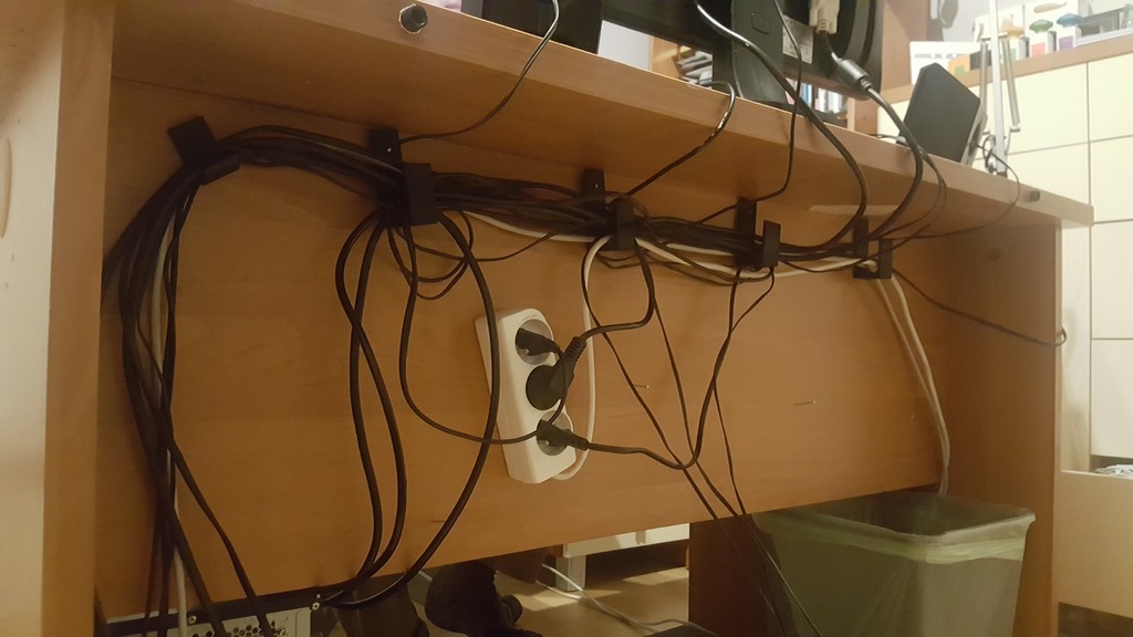 Simple cable hanger holder