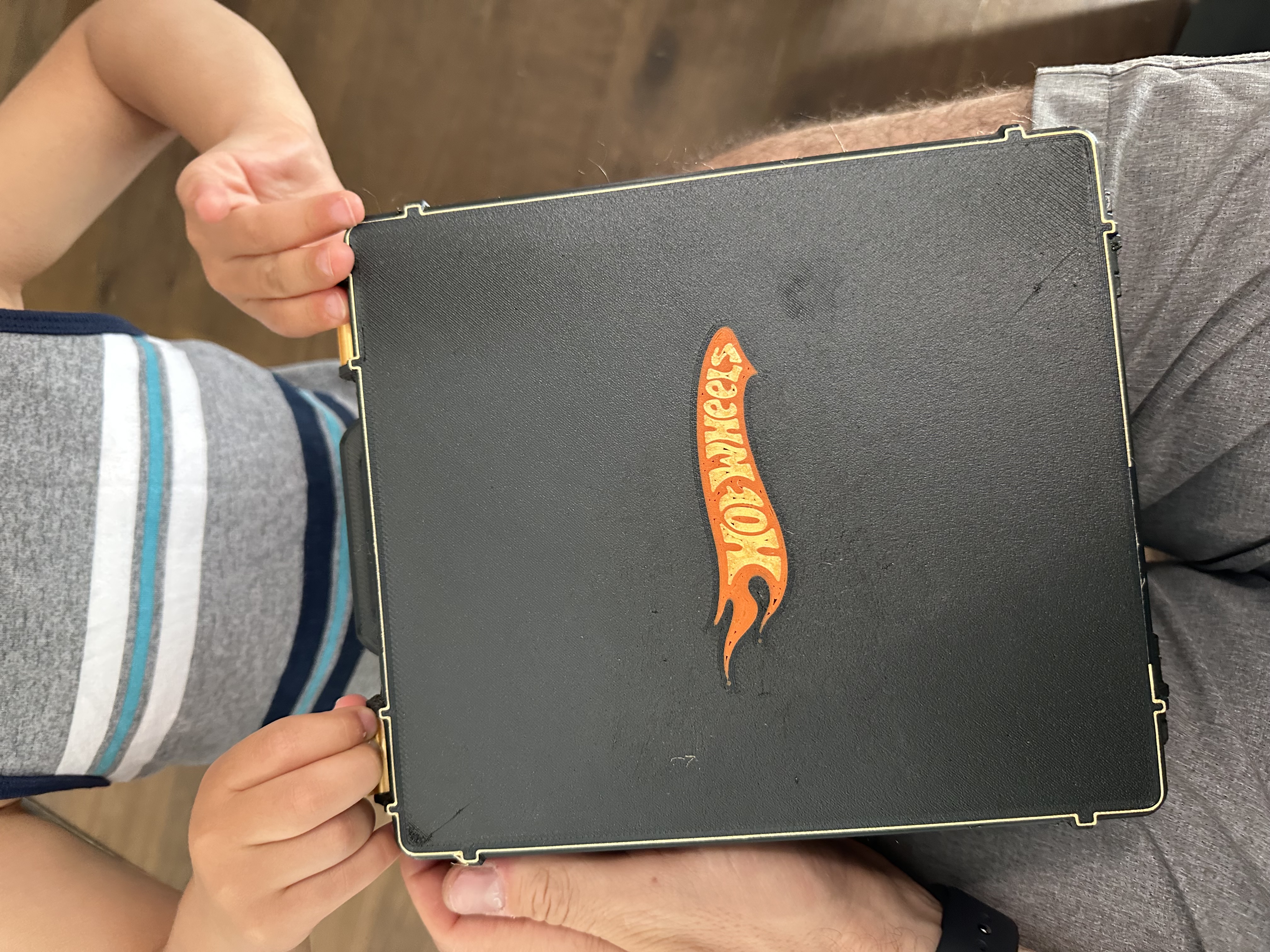 Hot Wheels Carrying Case w/ Logo & Handle
