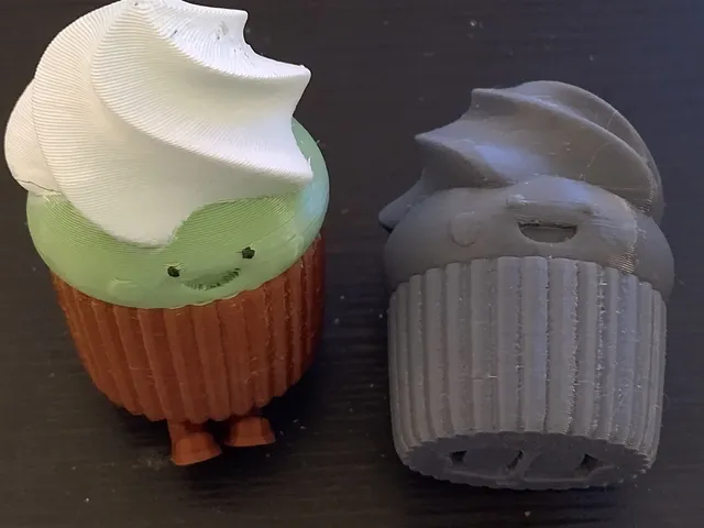 Cupcake with legs