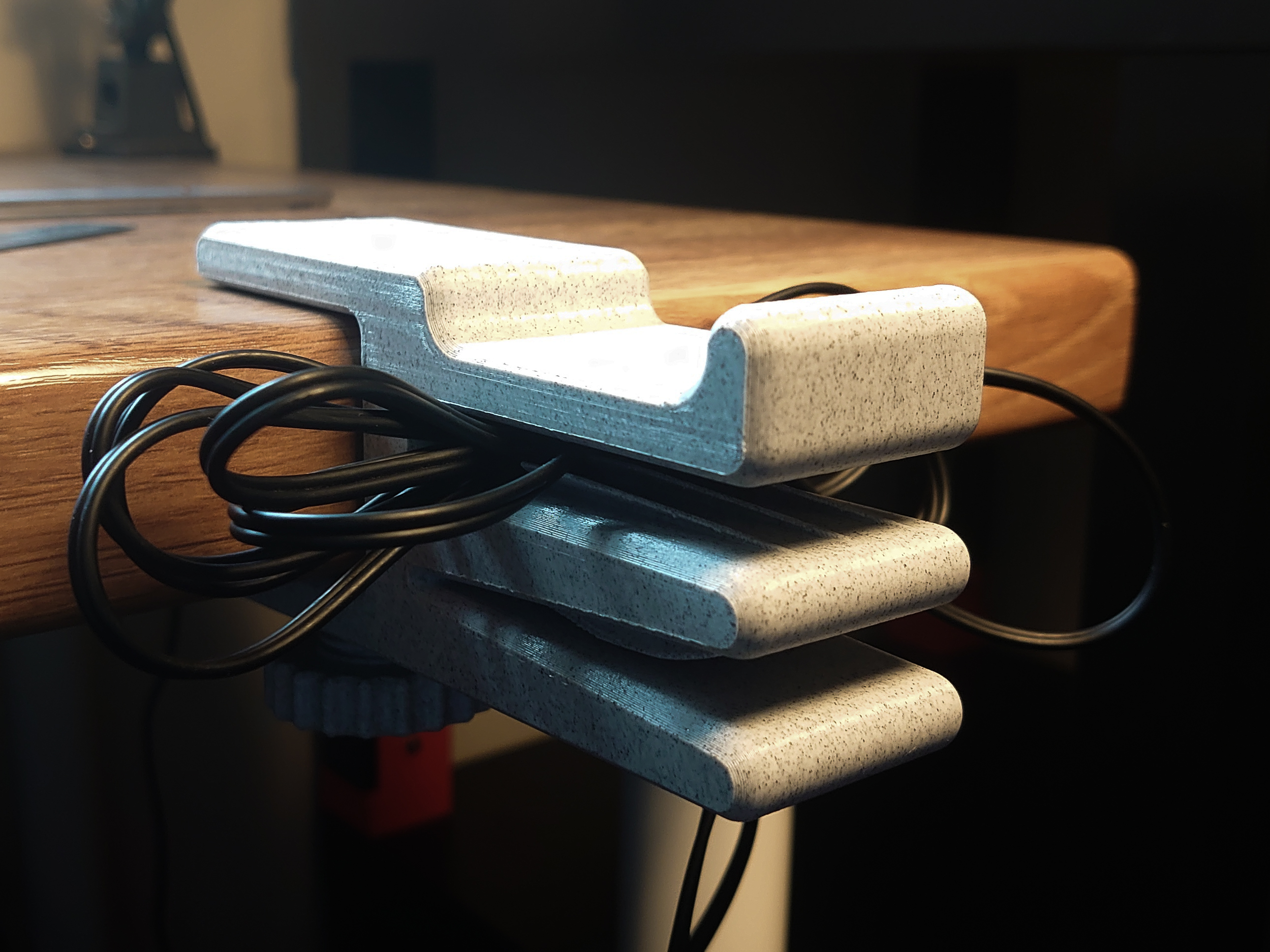 Headphone Hanger [Clamps up to 40mm] by AdamM Download free STL