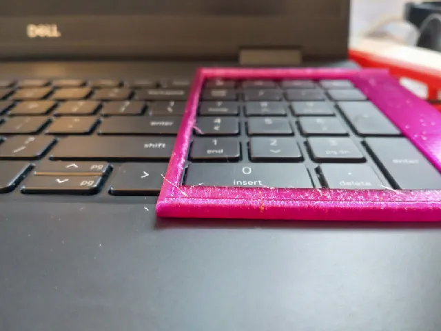 Laptop numpad separator